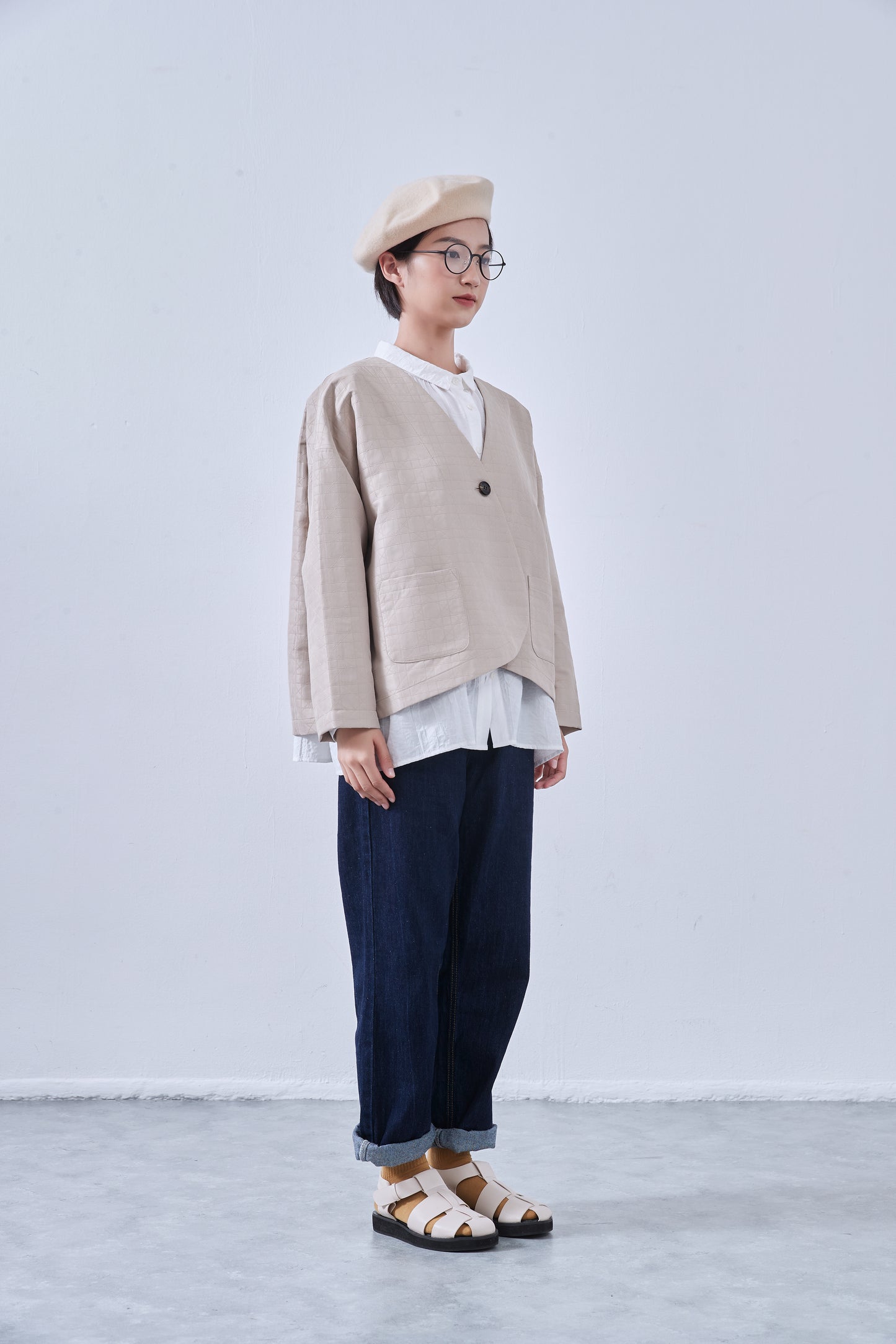 KNNJ355・ラウンドヘム・ノーカラー・キルティング風ジャケット・春秋長袖アウター