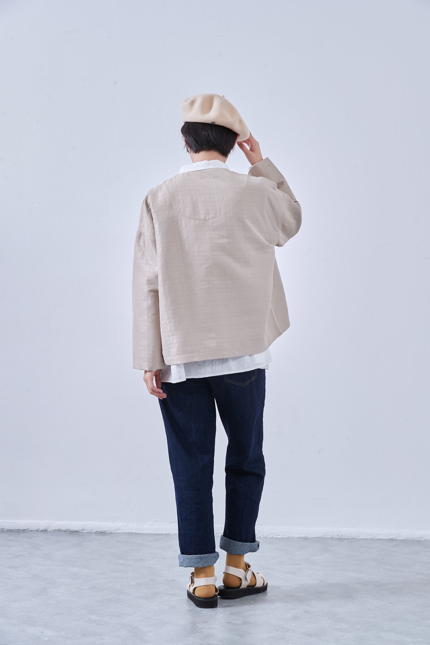 KNNJ355・ラウンドヘム・ノーカラー・キルティング風ジャケット・春秋長袖アウター