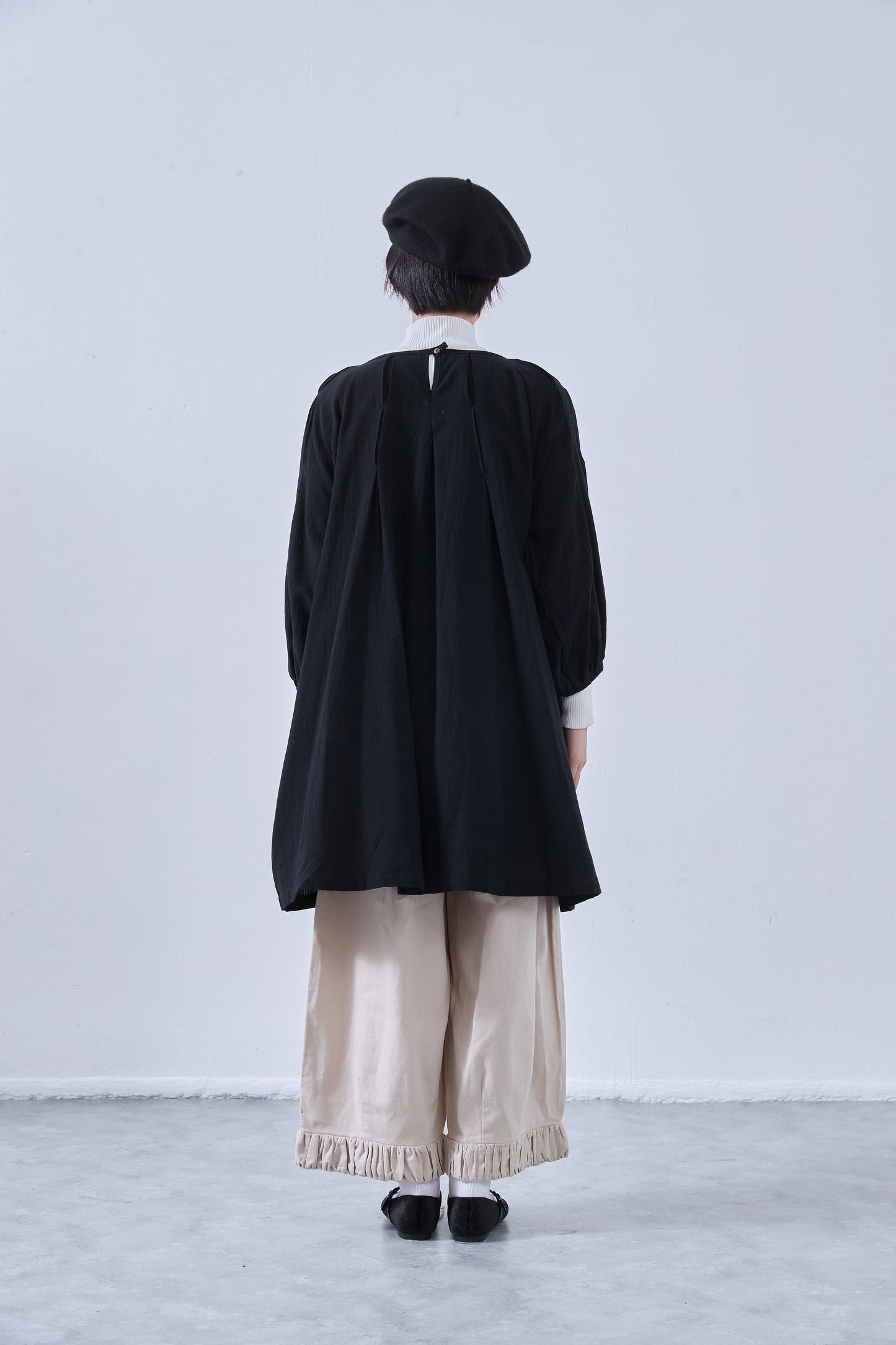 KNNO358・綿100%・チュニック・タックステッチ入り・Aライン・長袖ワンピース