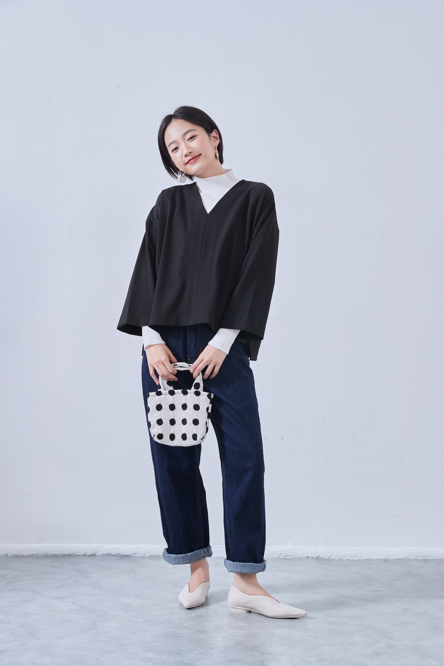 KNNT363・Vネック・センターシーム・長袖ミニマル・シンプルトップ・Clean Style・秋冬プルオーバー