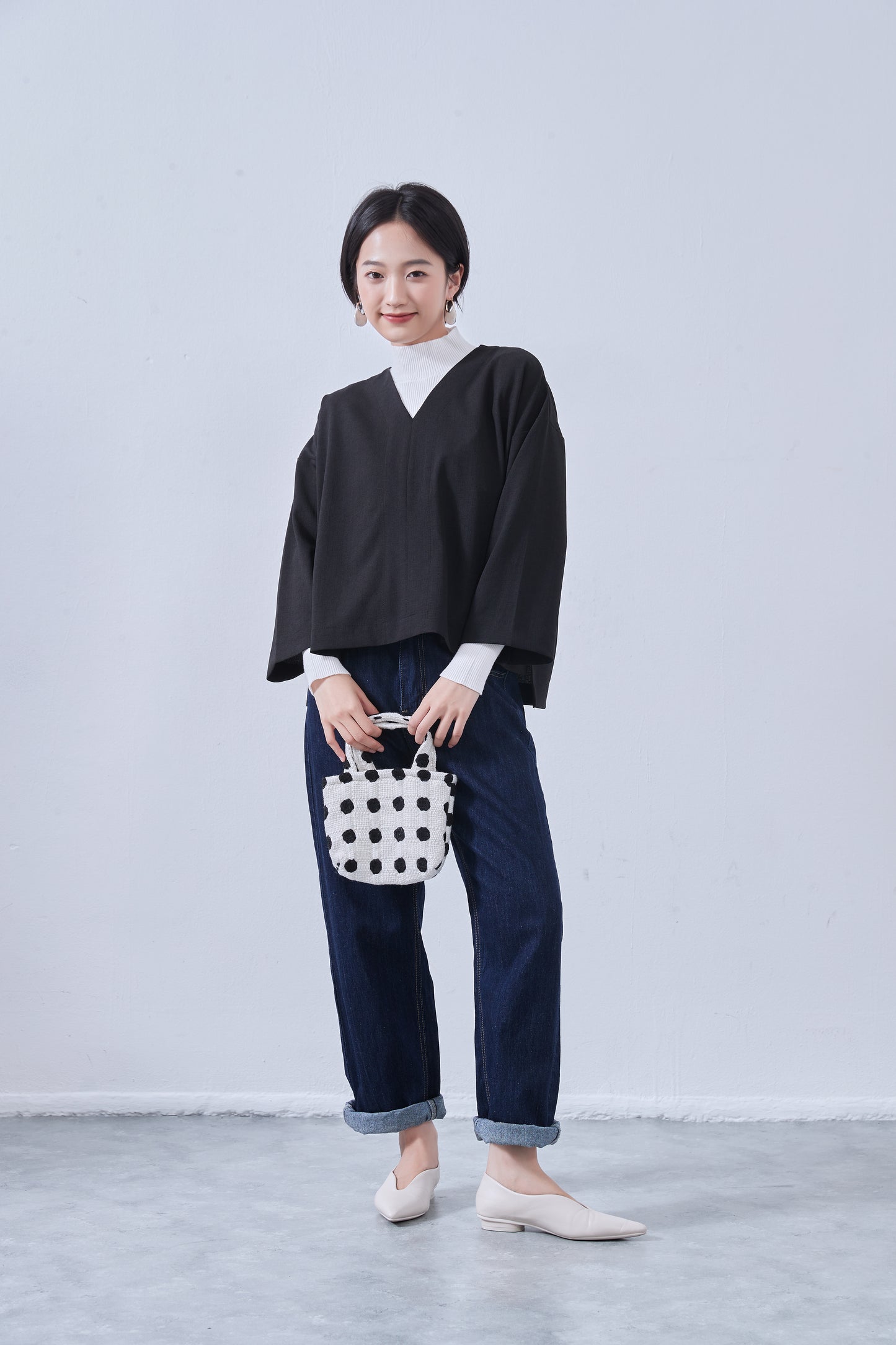 KNNT363・Vネック・センターシーム・長袖ミニマル・シンプルトップ・Clean Style・秋冬プルオーバー