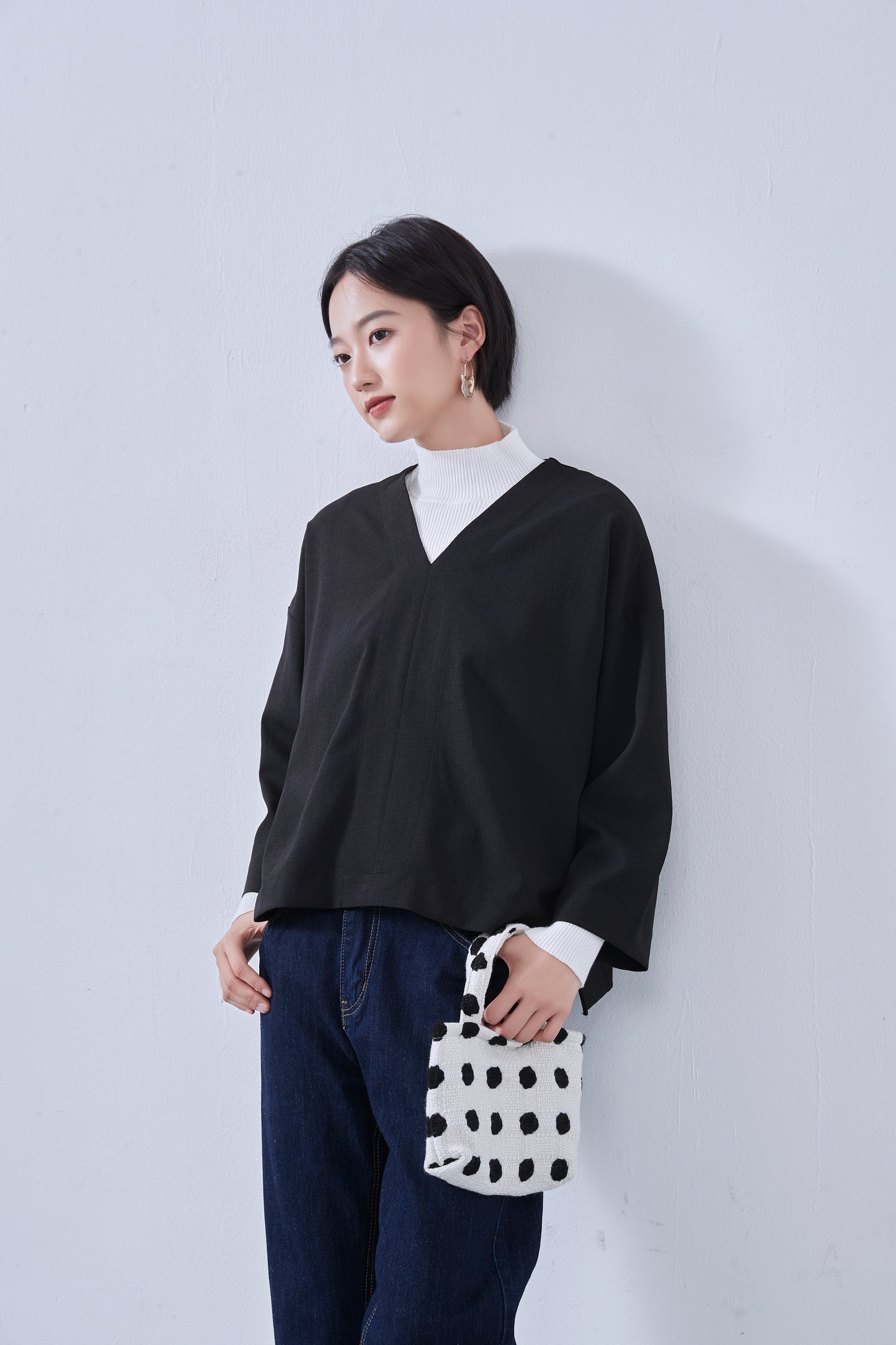 KNNT363・Vネック・センターシーム・長袖ミニマル・シンプルトップ・Clean Style・秋冬プルオーバー