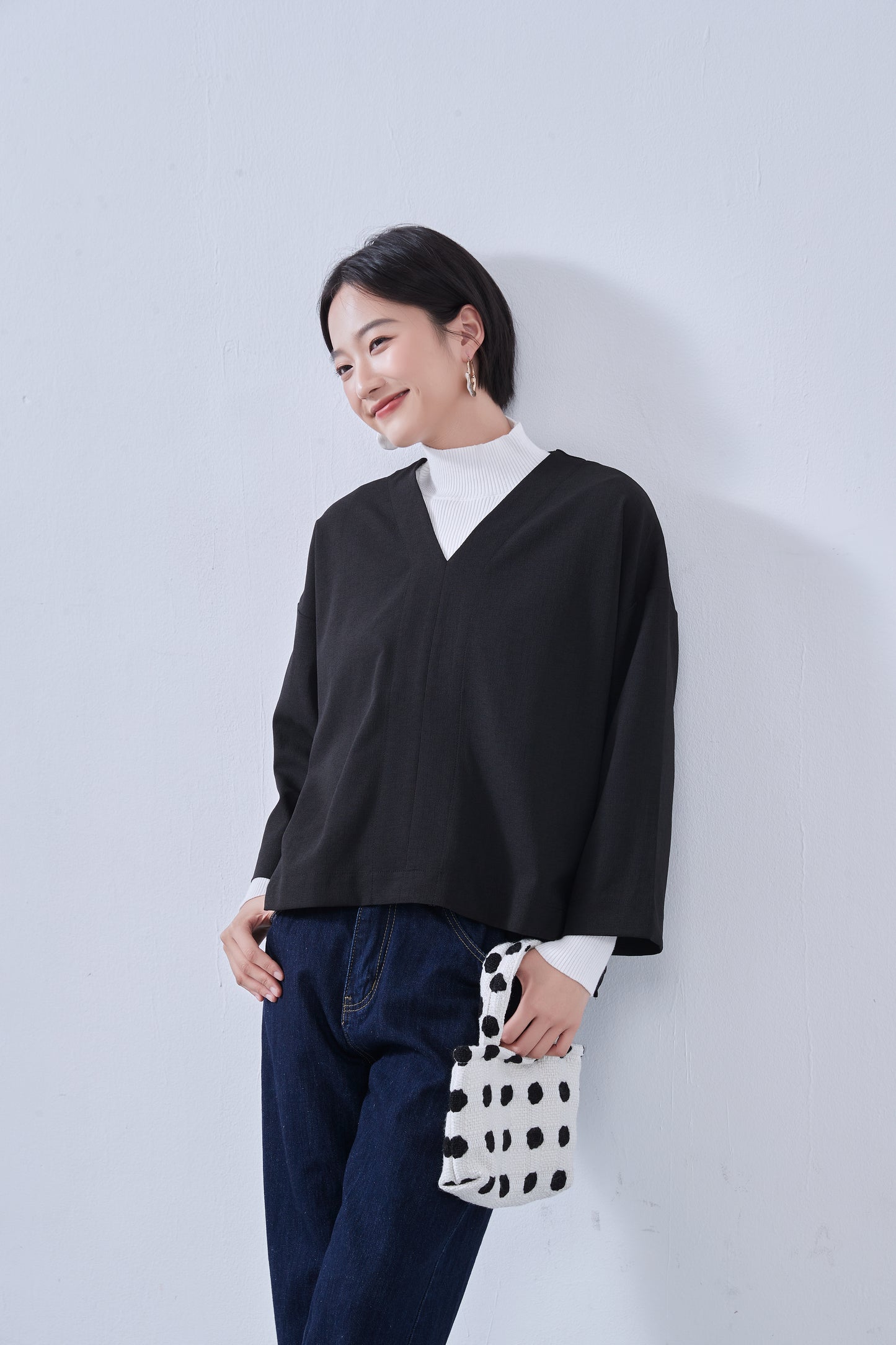 KNNT363・Vネック・センターシーム・長袖ミニマル・シンプルトップ・Clean Style・秋冬プルオーバー