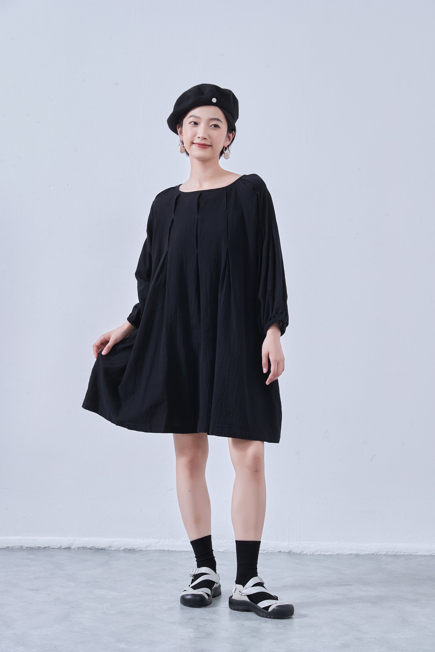 KNNO358・綿100%・チュニック・タックステッチ入り・Aライン・長袖ワンピース