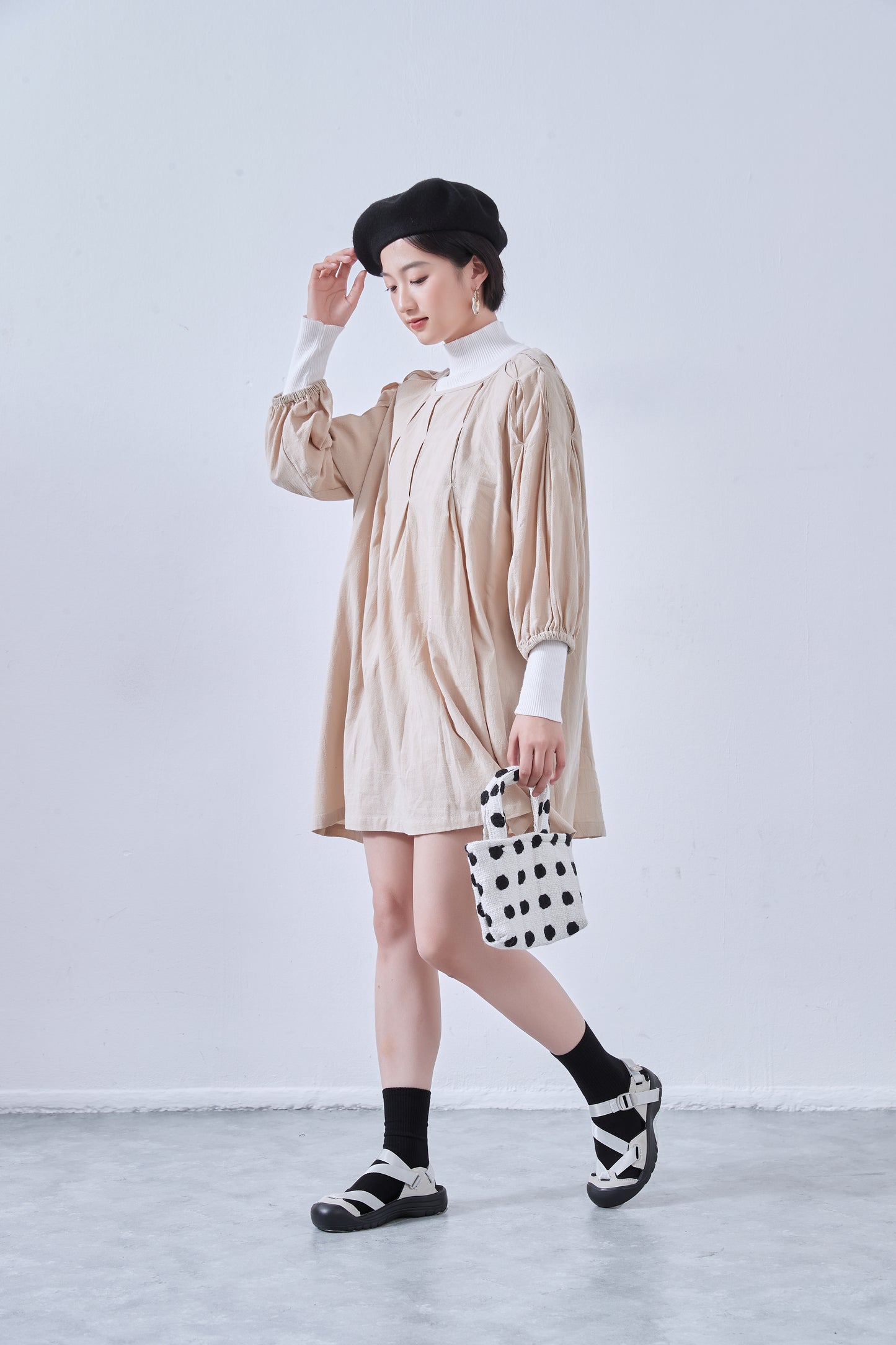 KNNO358・綿100%・チュニック・タックステッチ入り・Aライン・長袖ワンピース