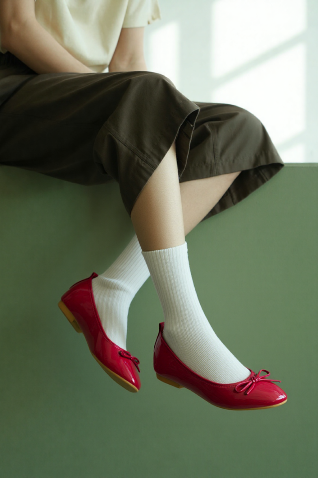 エナメル調 リボン付きバレエシューズ フラットパンプス レディース ・ 痛くない 歩きやすい 通勤 入学式 卒業式-KYS-002