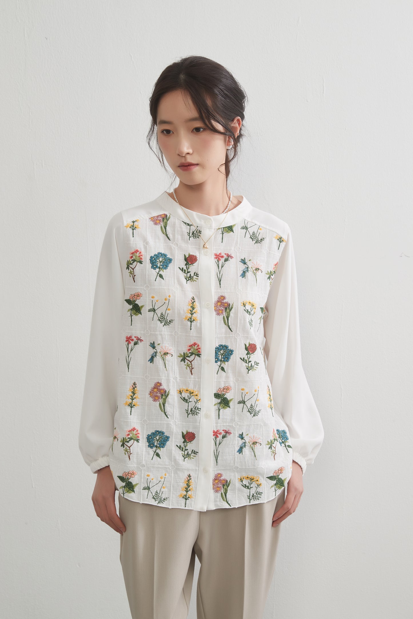 KNGC601-フローラルガーデン花柄刺繍長袖ブラウス