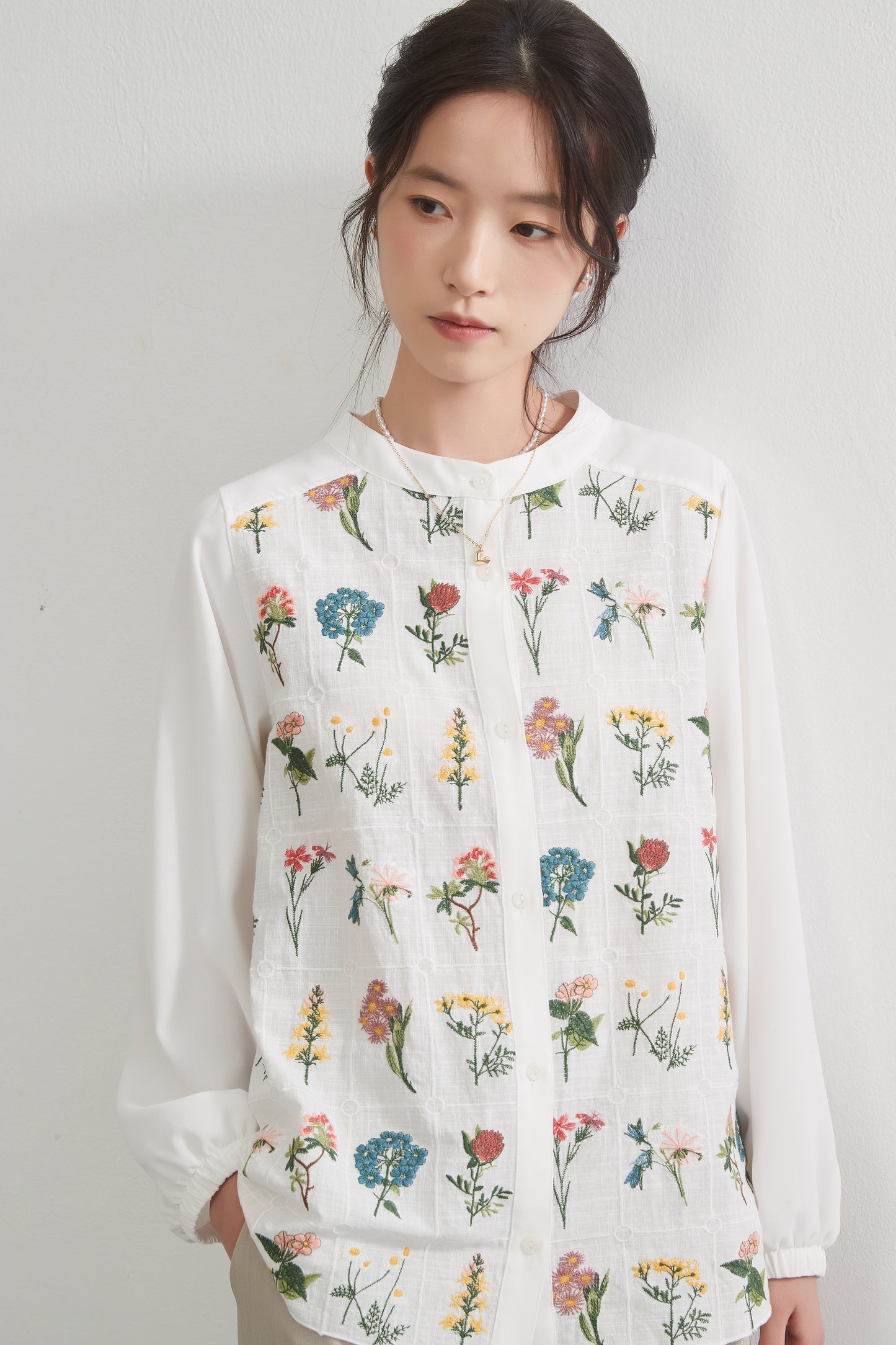 KNGC601-フローラルガーデン花柄刺繍長袖ブラウス