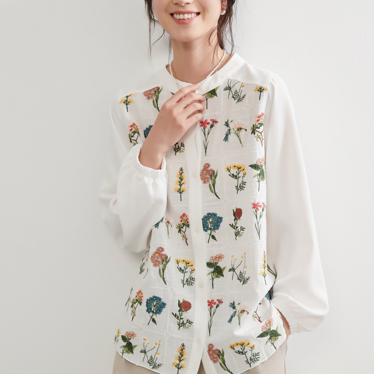 KNGC601-フローラルガーデン花柄刺繍長袖ブラウス