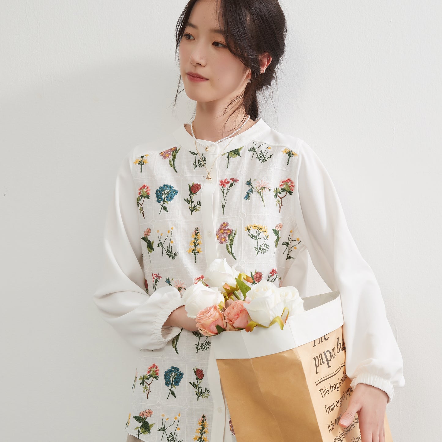KNGC601-フローラルガーデン花柄刺繍長袖ブラウス