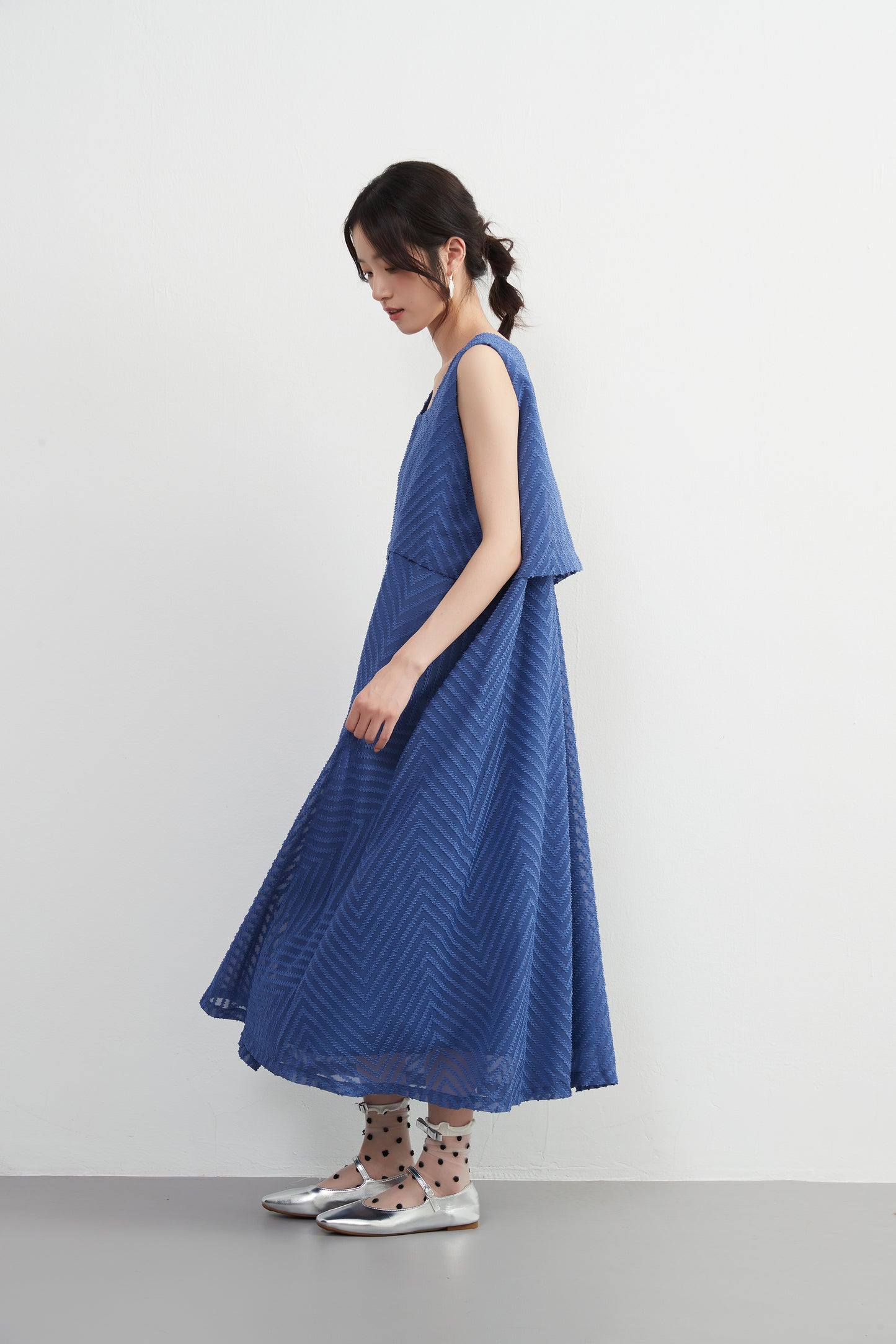 KNXO522・ジャガードシフォン・レイヤード風フレアワンピース・2枚仕立て風ドレス・ノースリーブワンピース・裏地付き