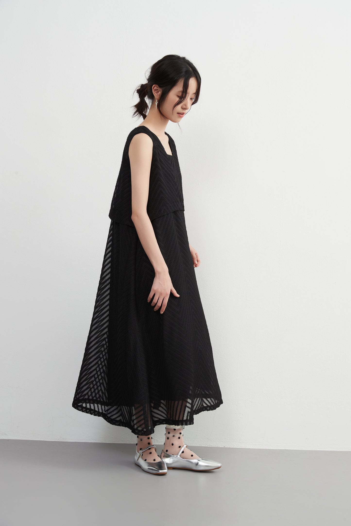 KNXO522・ジャガードシフォン・レイヤード風フレアワンピース・2枚仕立て風ドレス・ノースリーブワンピース・裏地付き