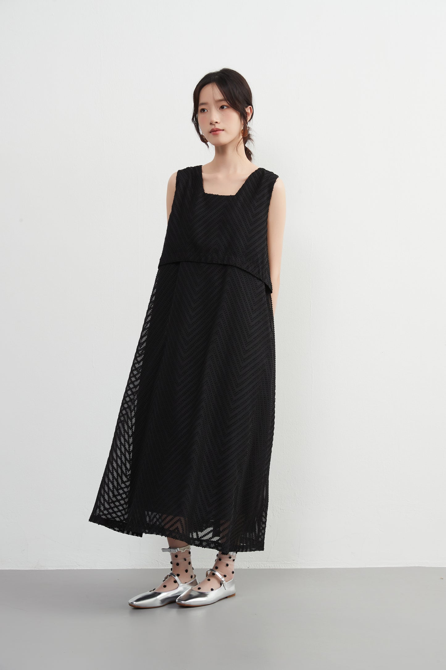 KNXO522・ジャガードシフォン・レイヤード風フレアワンピース・2枚仕立て風ドレス・ノースリーブワンピース・裏地付き