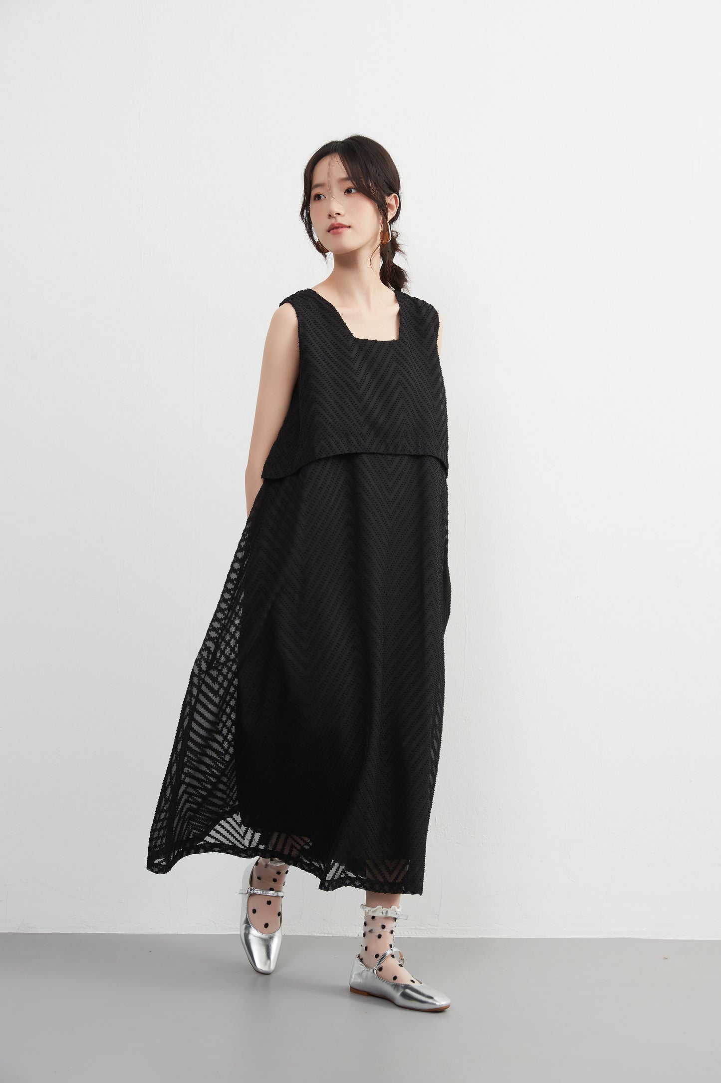 KNXO522・ジャガードシフォン・レイヤード風フレアワンピース・2枚仕立て風ドレス・ノースリーブワンピース・裏地付き
