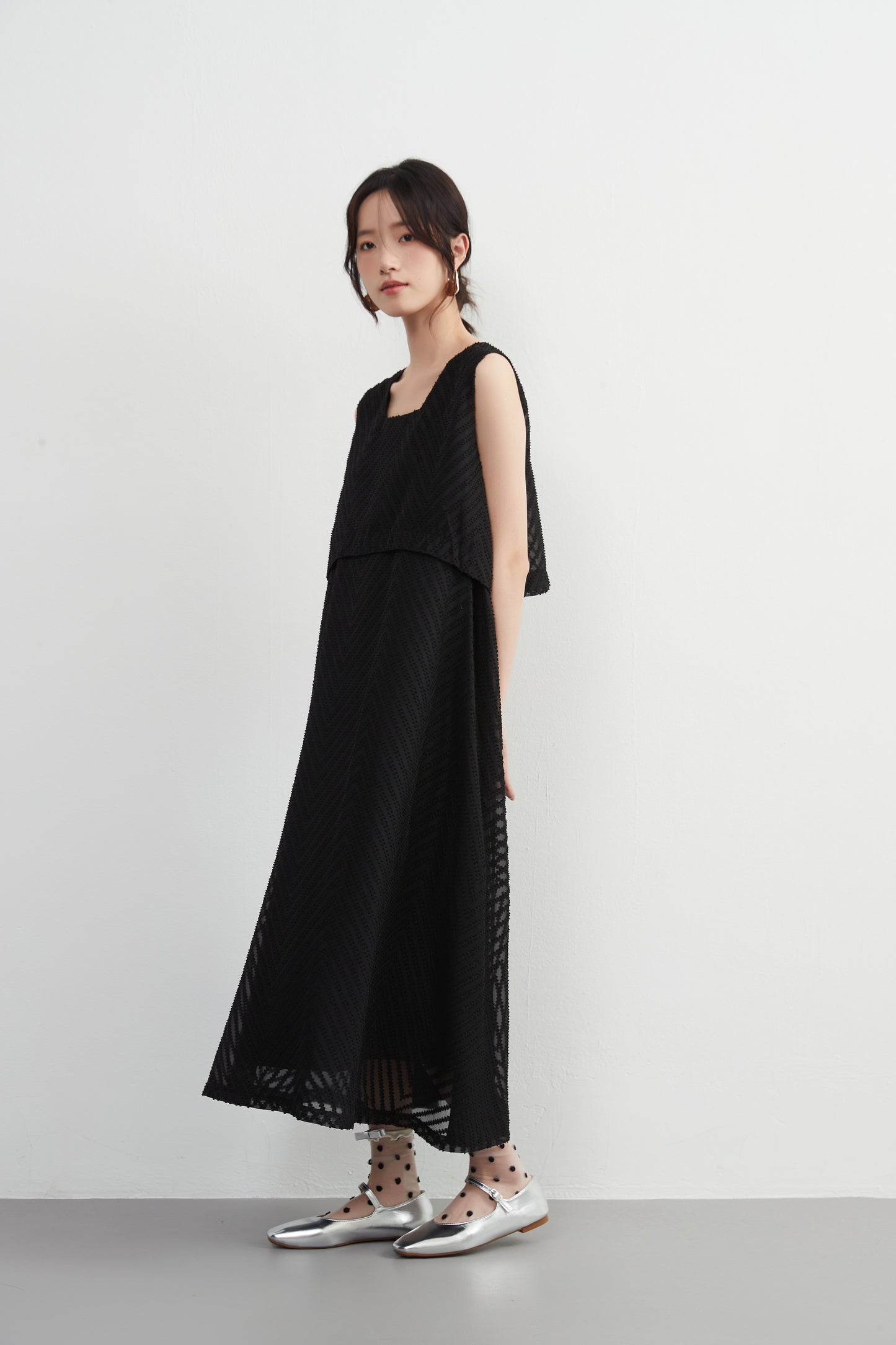 KNXO522・ジャガードシフォン・レイヤード風フレアワンピース・2枚仕立て風ドレス・ノースリーブワンピース・裏地付き