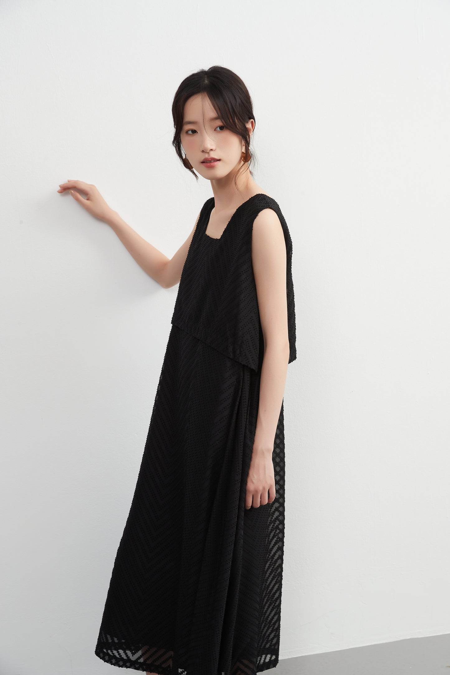 KNXO522・ジャガードシフォン・レイヤード風フレアワンピース・2枚仕立て風ドレス・ノースリーブワンピース・裏地付き