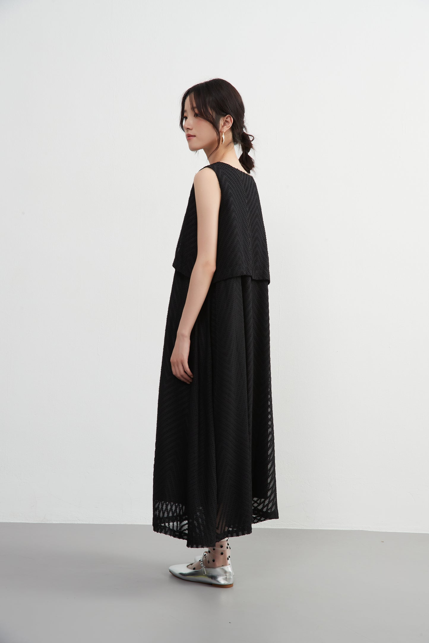 KNXO522・ジャガードシフォン・レイヤード風フレアワンピース・2枚仕立て風ドレス・ノースリーブワンピース・裏地付き
