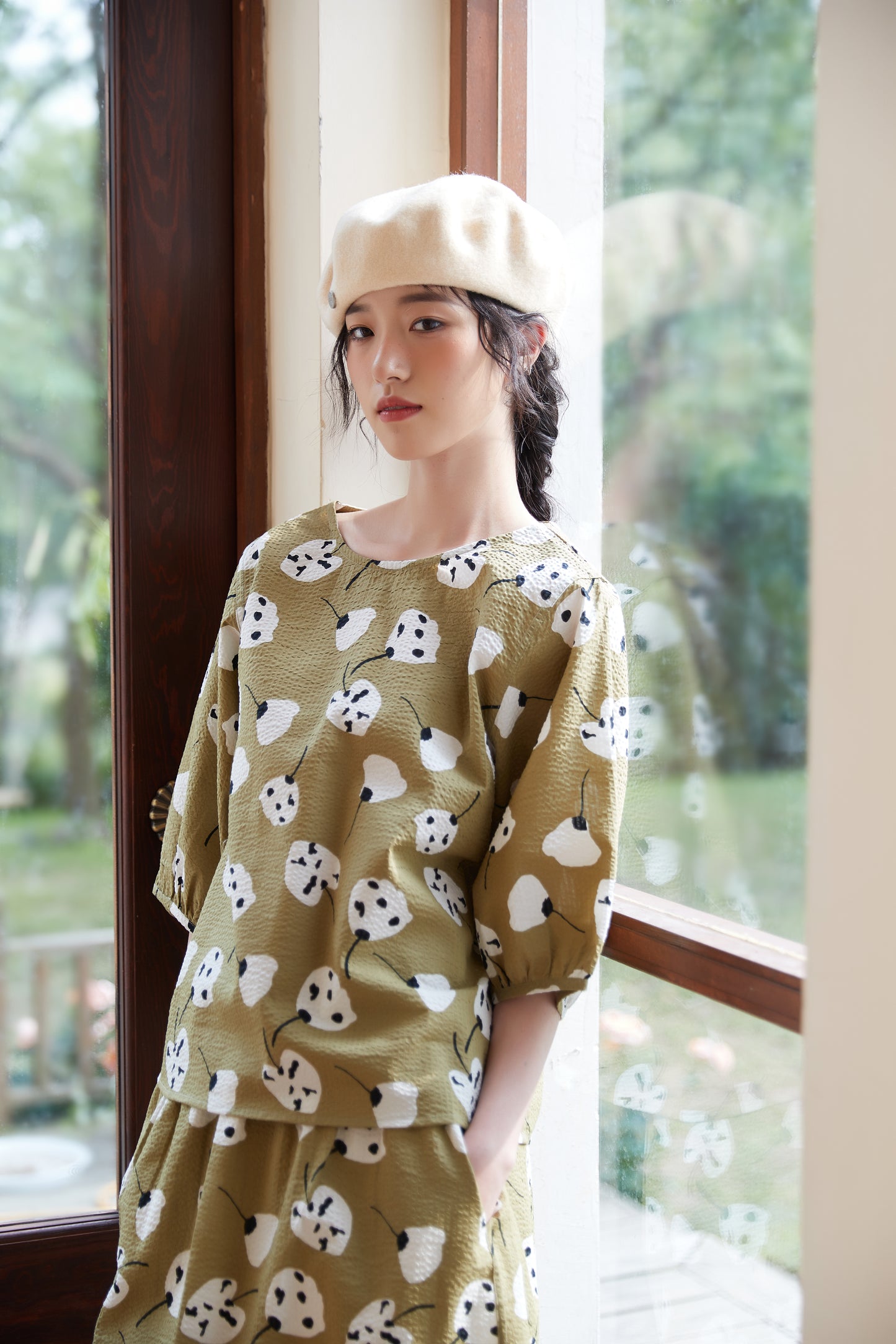 KNST348-BEIGE 綿100%サッカー素材半袖プリントトップ