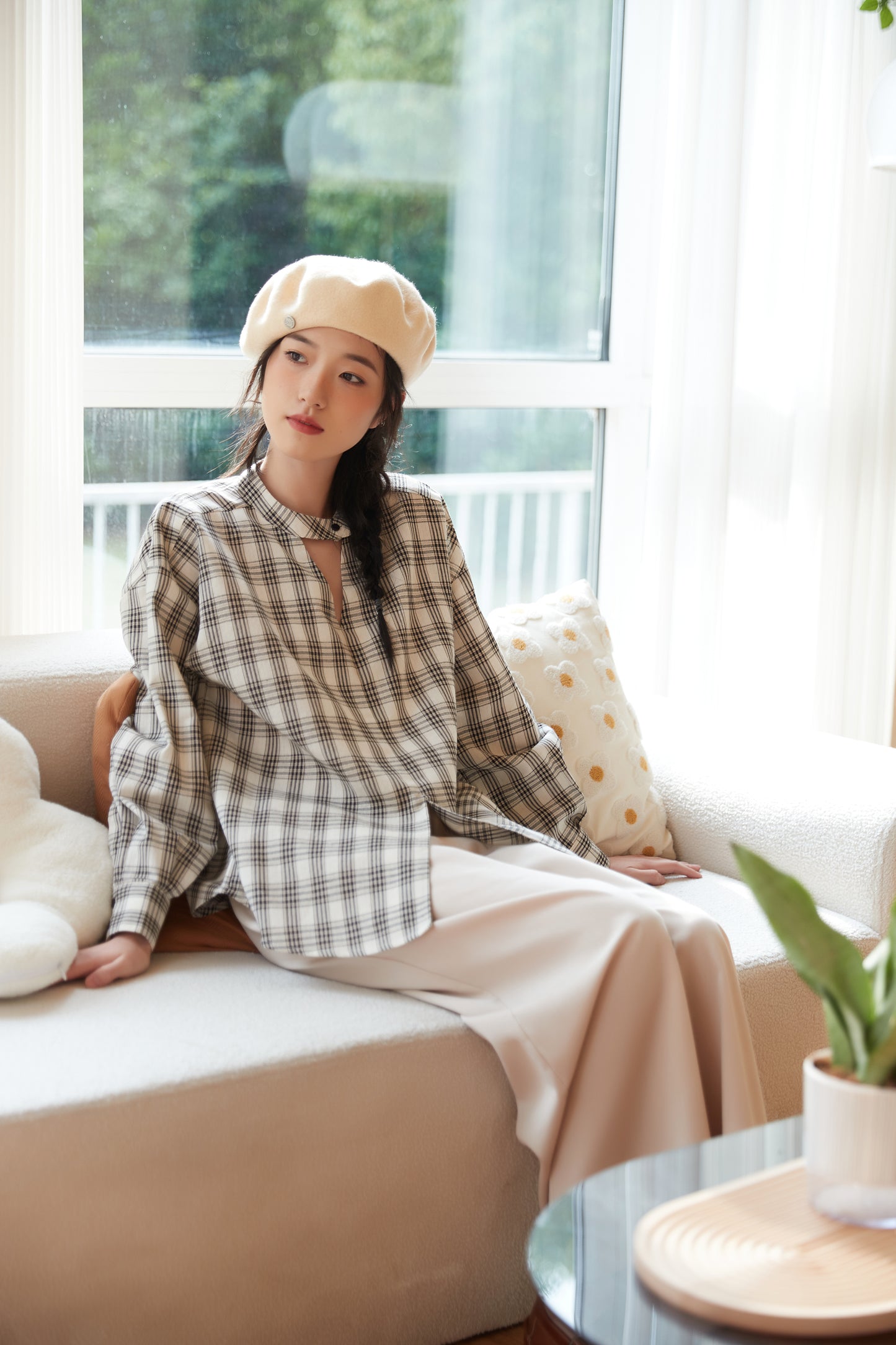 KNST344-WHITE チョーカーネックセンタースリットチェック長袖ブラウス