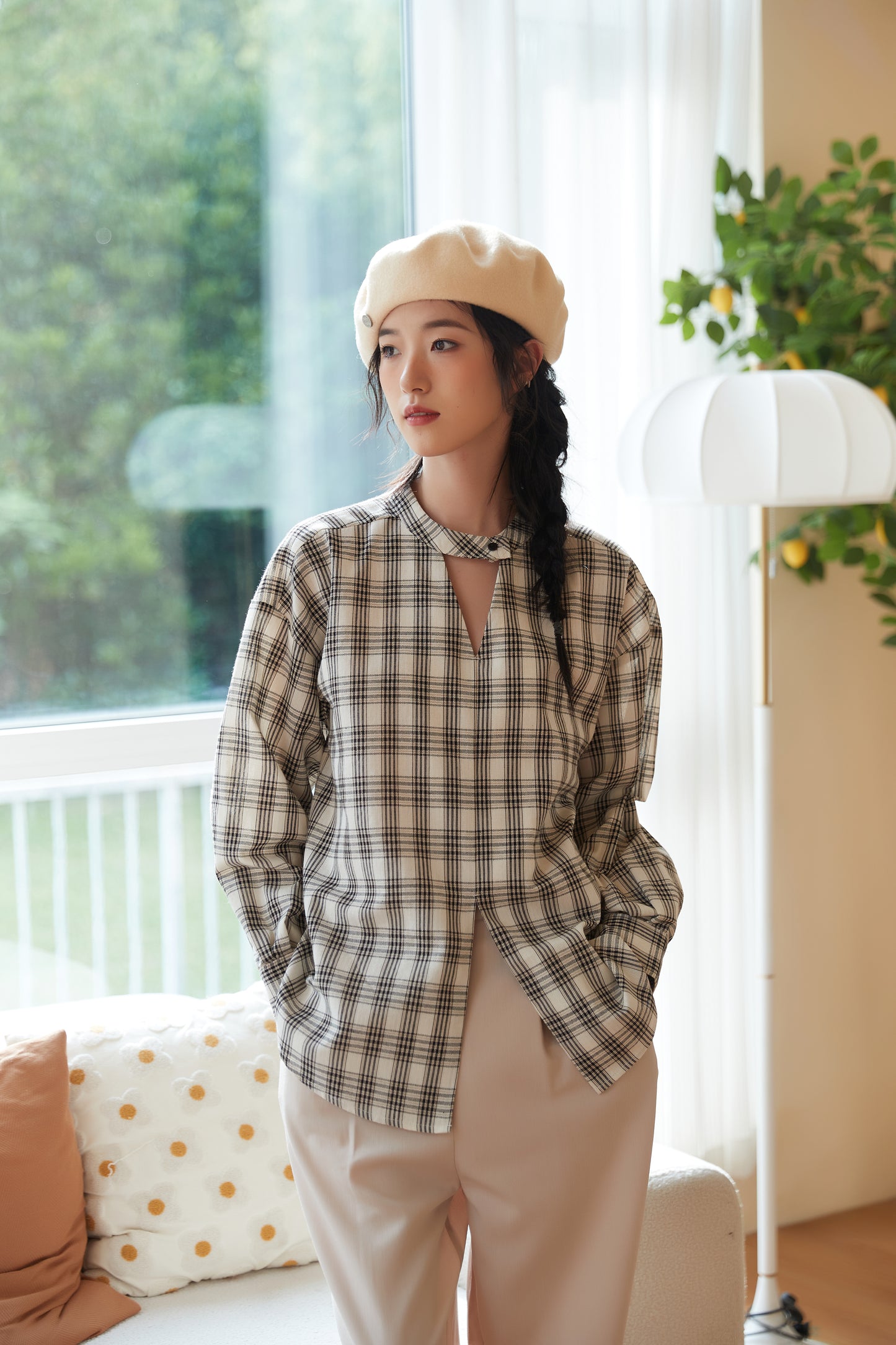 KNST344-WHITE チョーカーネックセンタースリットチェック長袖ブラウス