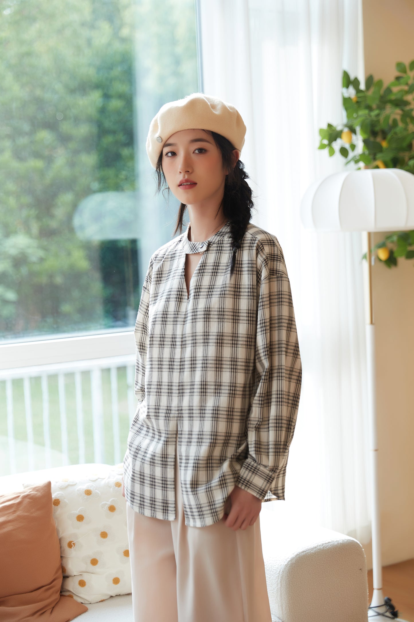 KNST344-WHITE チョーカーネックセンタースリットチェック長袖ブラウス