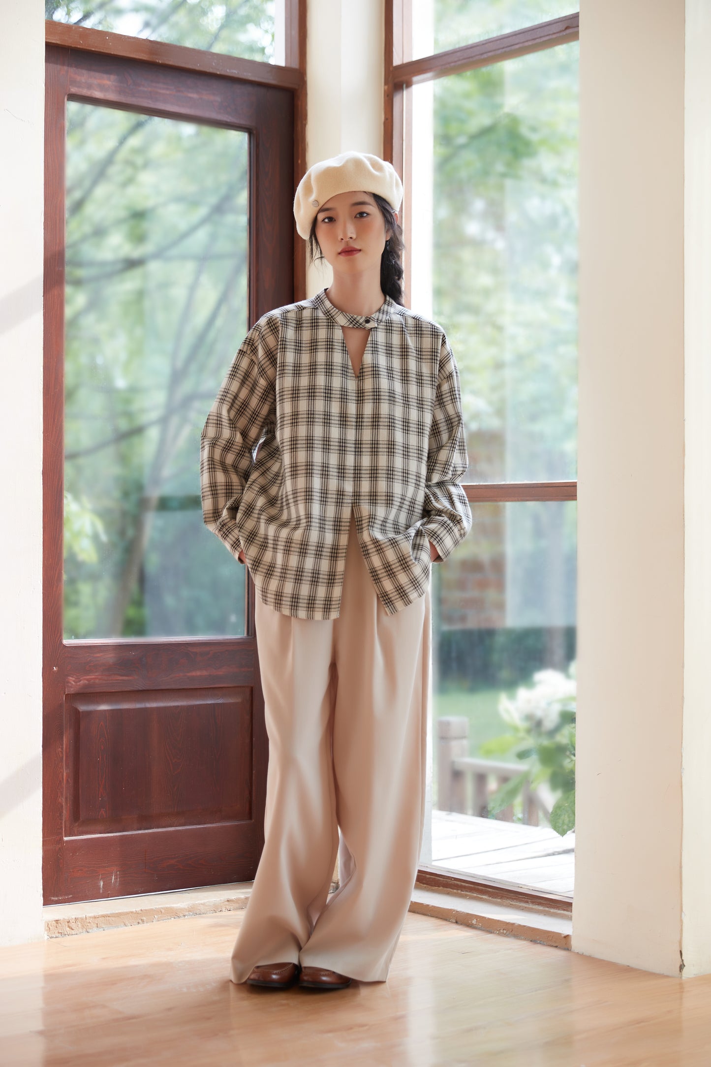 KNST344-WHITE チョーカーネックセンタースリットチェック長袖ブラウス