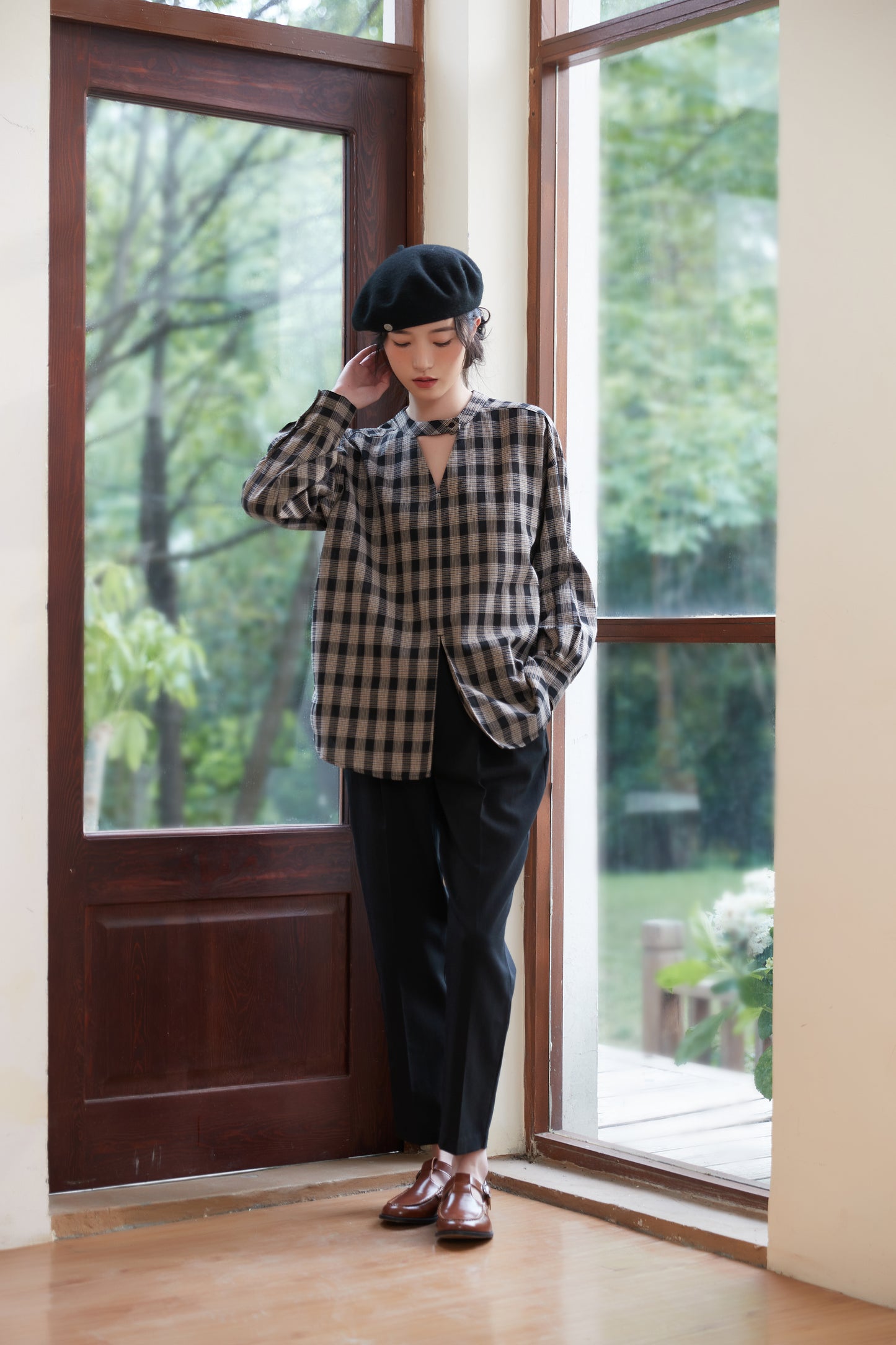 KNST344-BLACK チョーカーネックセンタースリットチェック長袖ブラウス