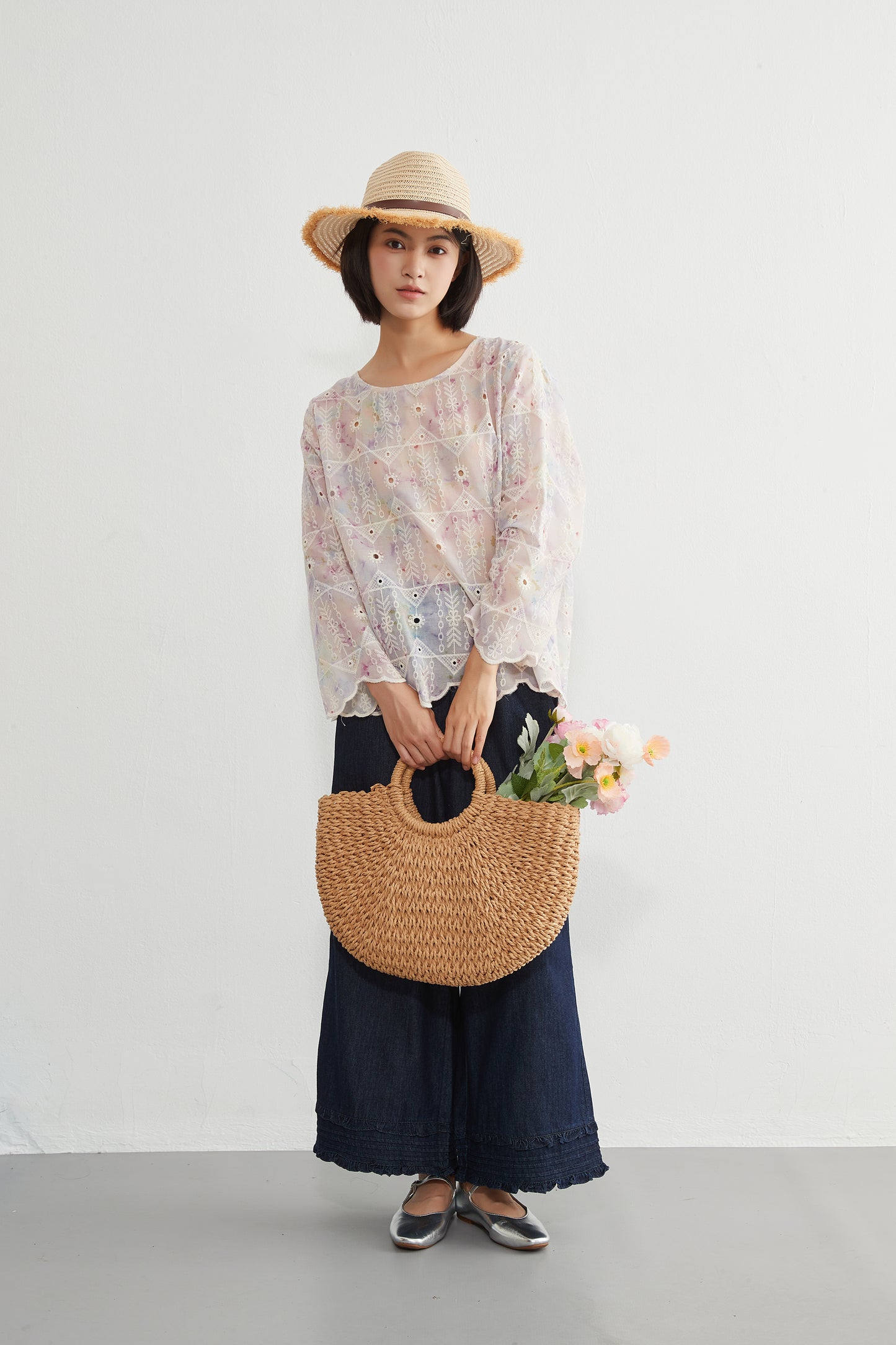KNGT627・むら染めスカラップ刺繍長袖ラウンドネックブラウス