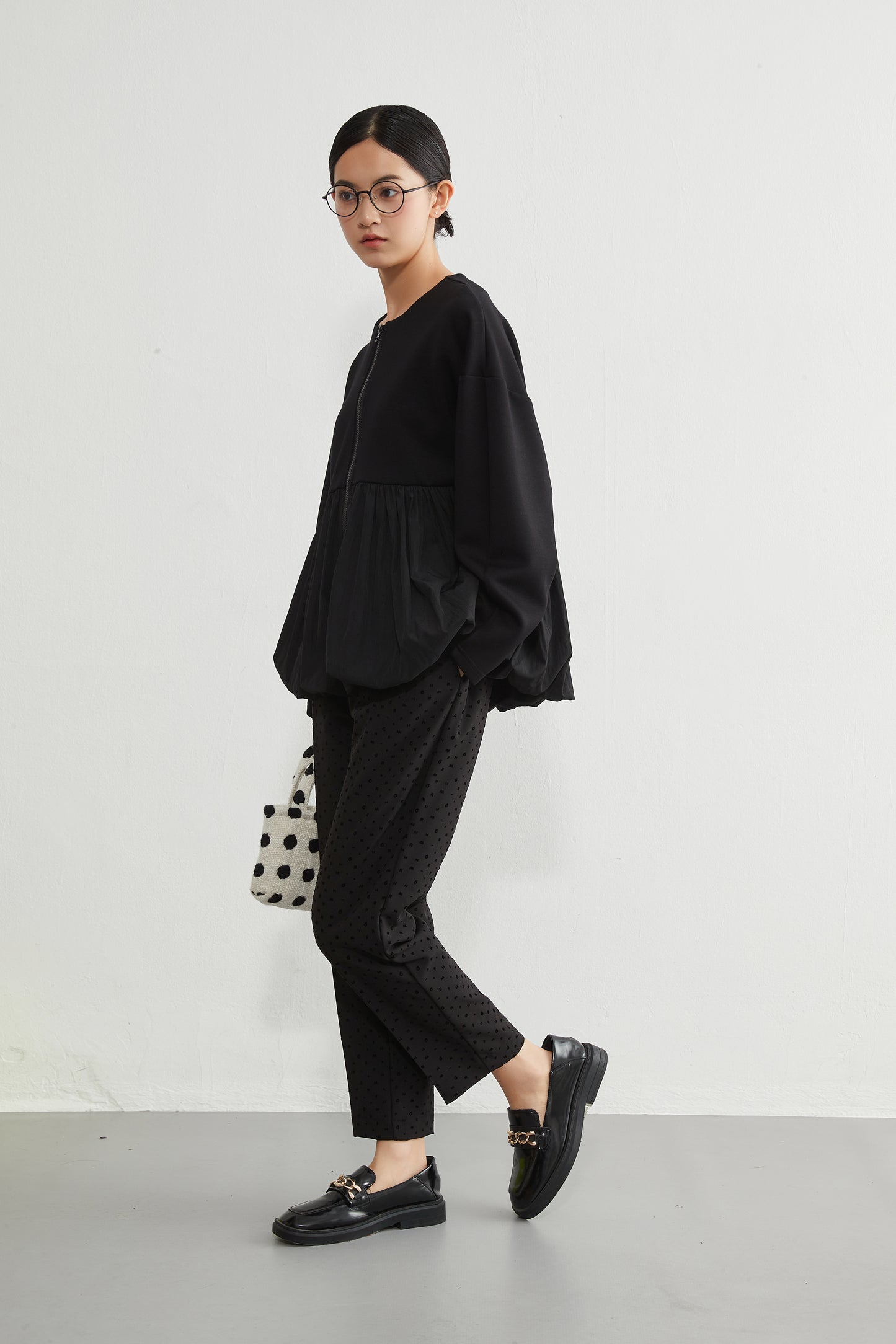 KNR641・異素材切替 バルーンヘムジップブルゾン 立体スリーブ レディースアウター