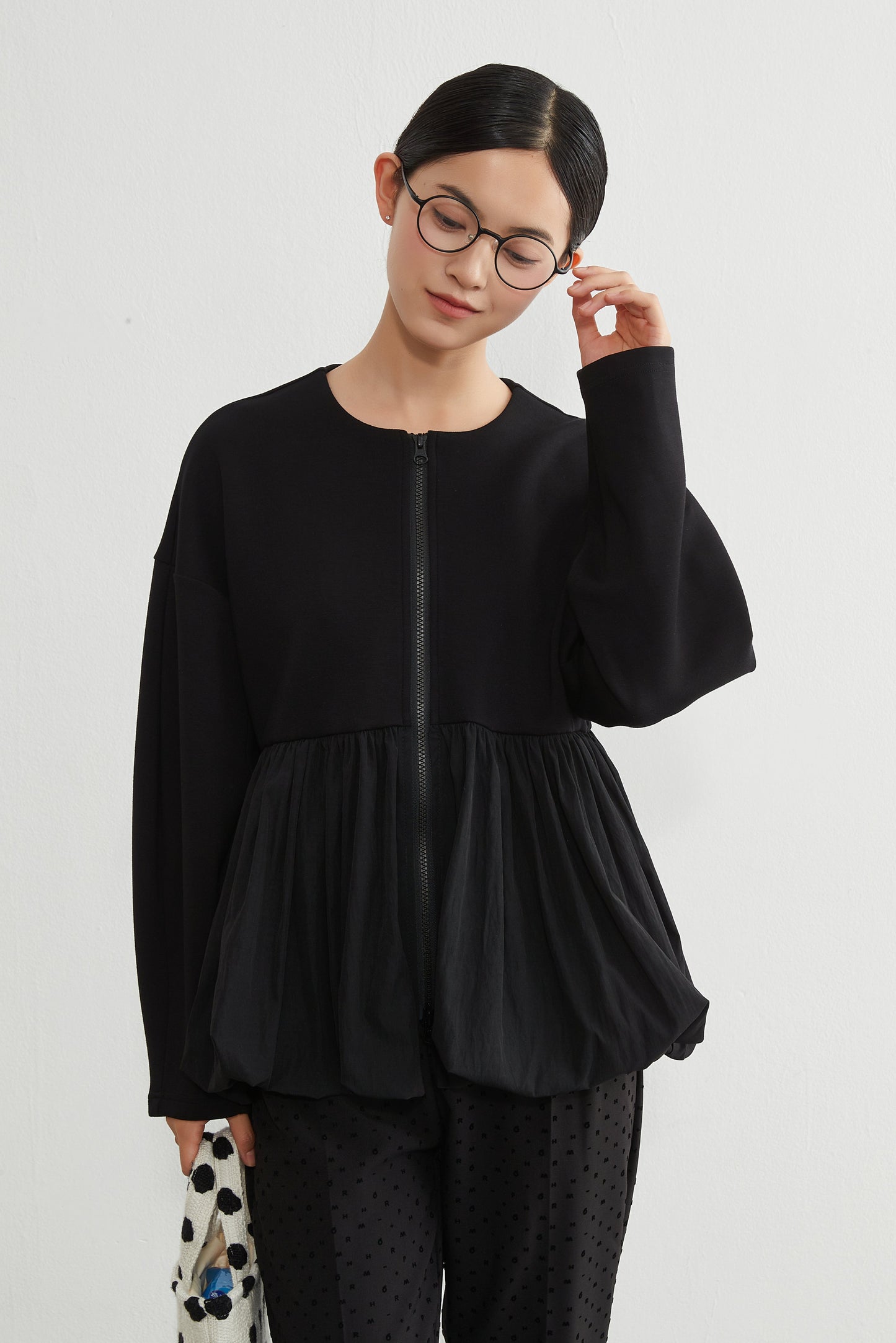 KNR641・異素材切替 バルーンヘムジップブルゾン 立体スリーブ レディースアウター