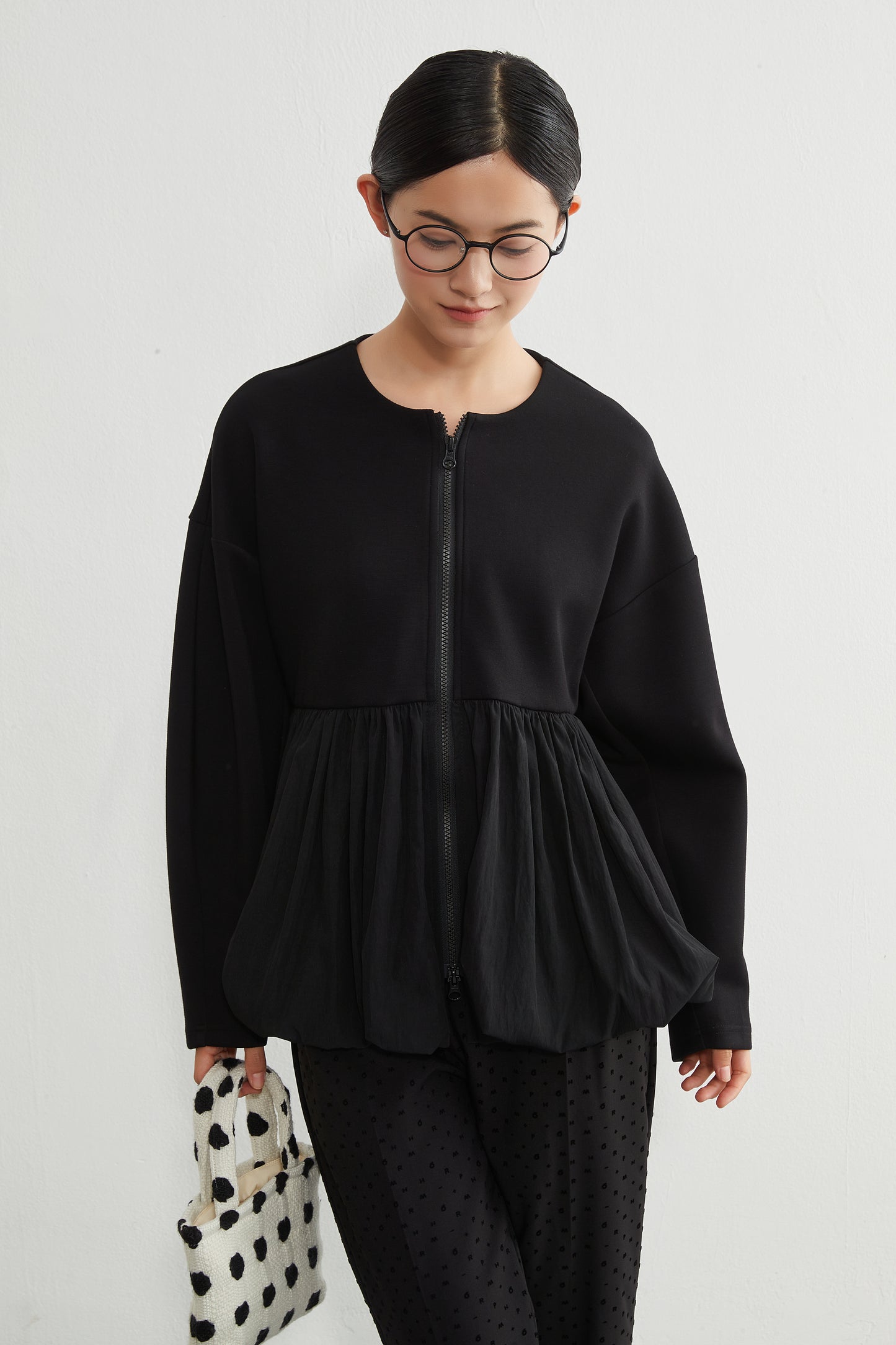 KNR641・異素材切替 バルーンヘムジップブルゾン 立体スリーブ レディースアウター