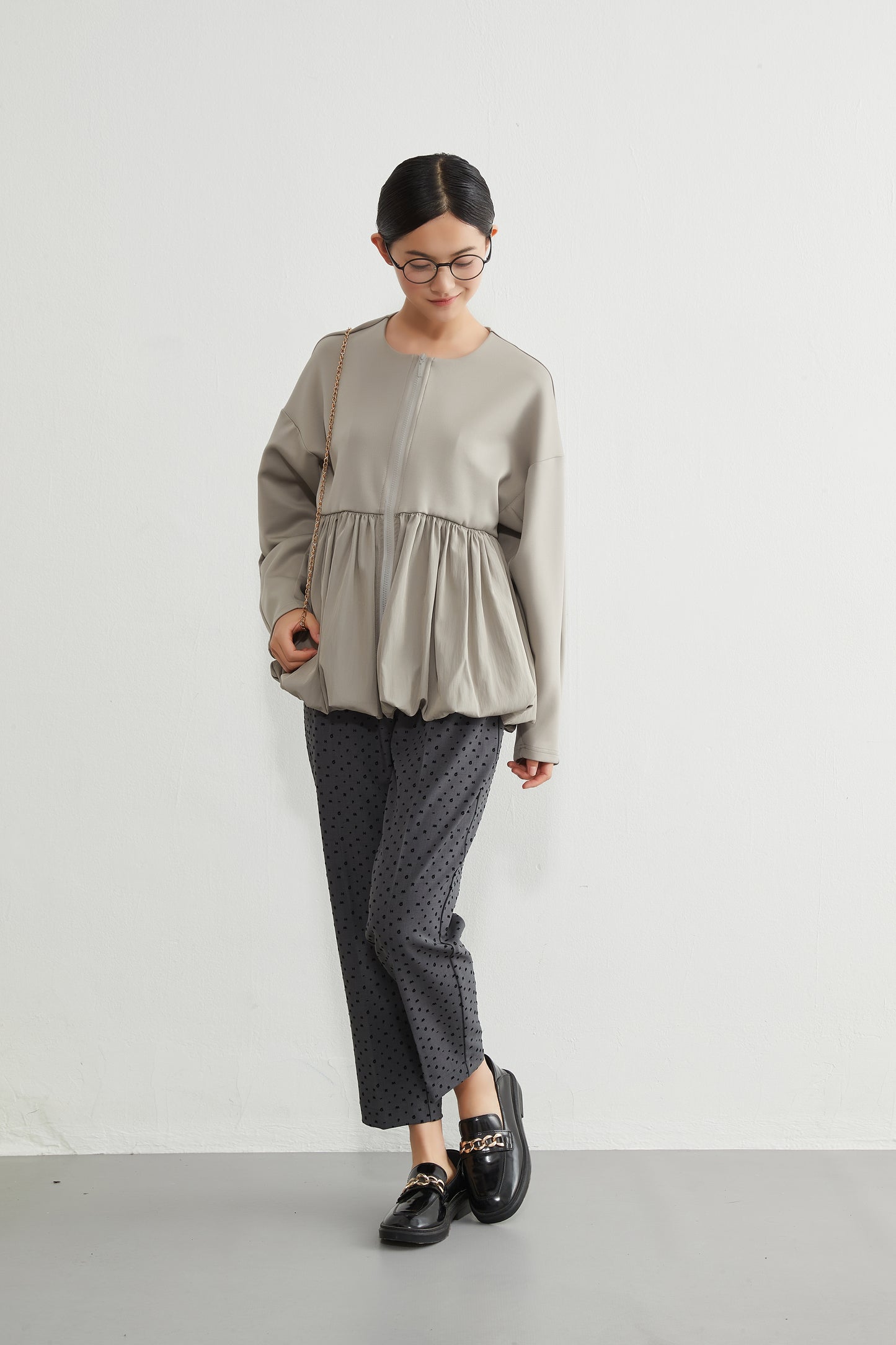 KNR641・異素材切替 バルーンヘムジップブルゾン 立体スリーブ レディースアウター