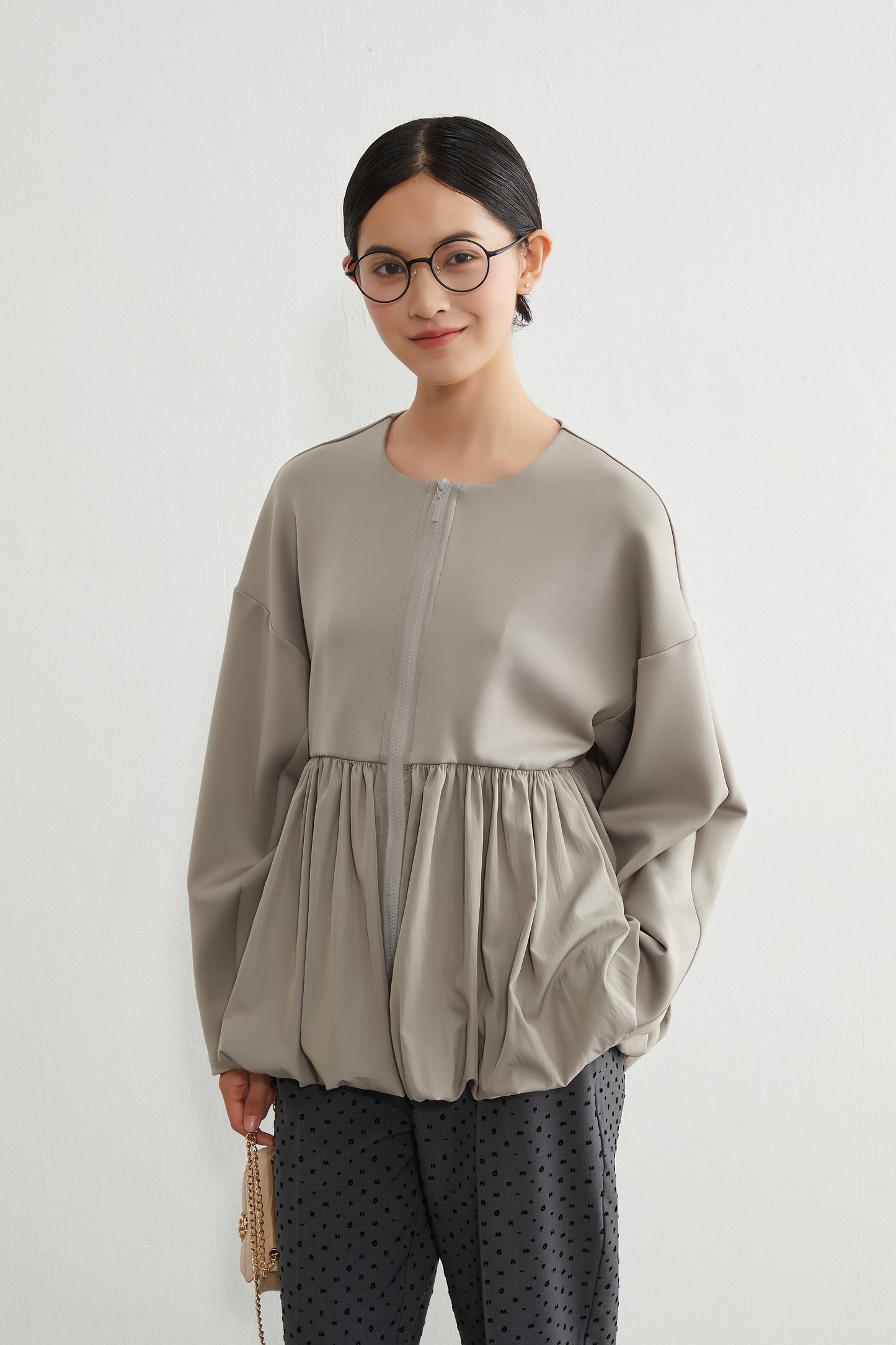 KNR641・異素材切替 バルーンヘムジップブルゾン 立体スリーブ レディースアウター