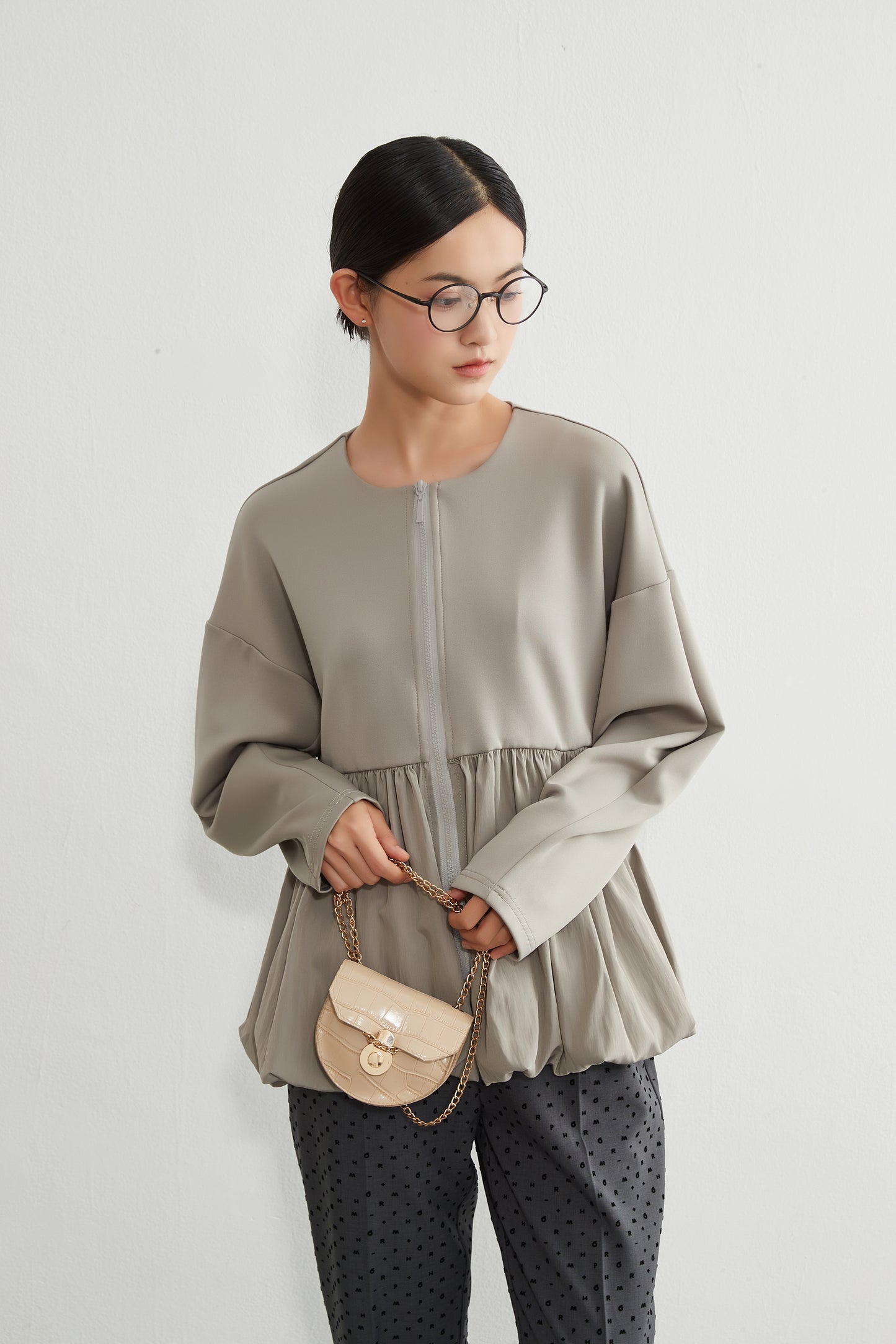 KNR641・異素材切替 バルーンヘムジップブルゾン 立体スリーブ レディースアウター