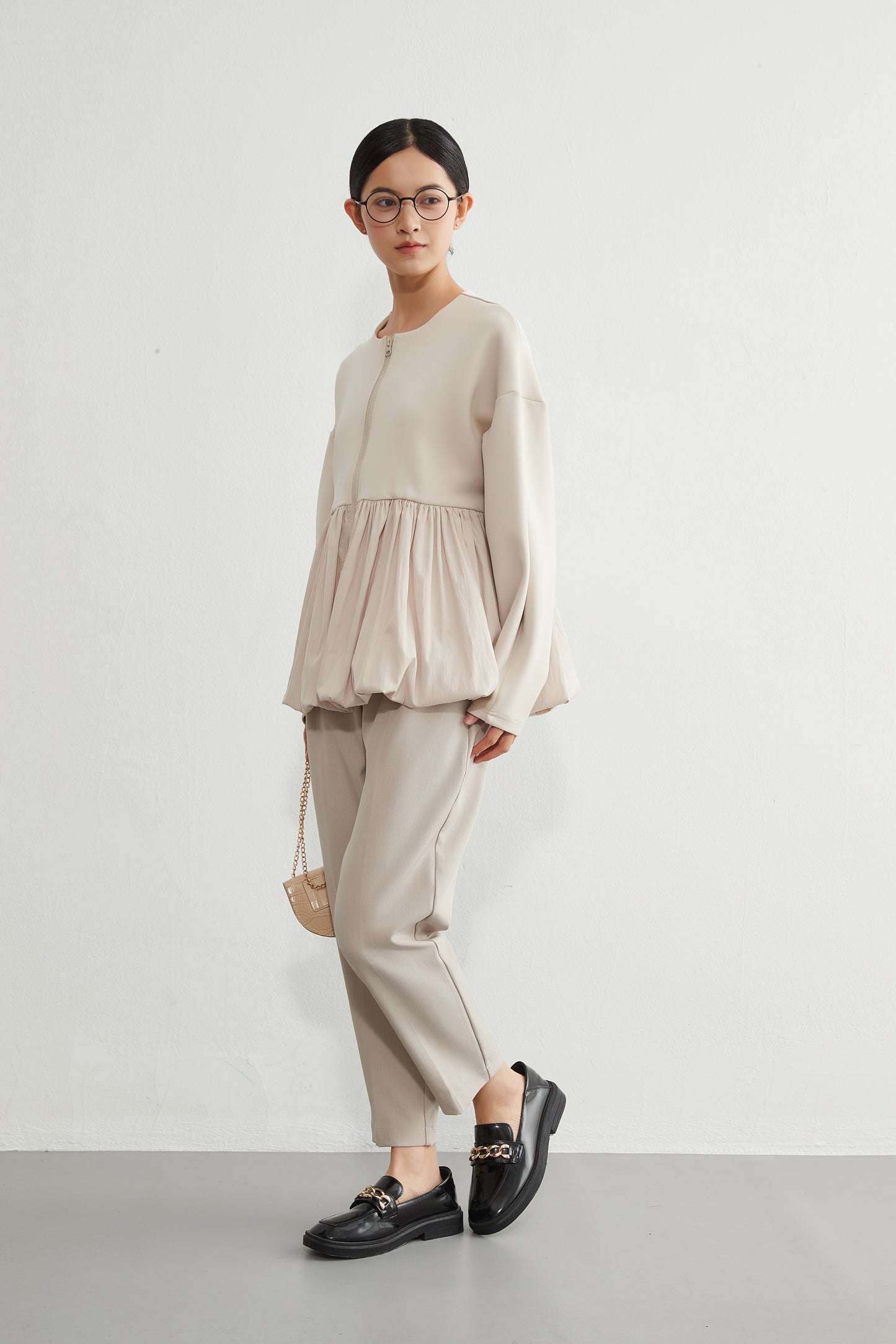 KNR641・異素材切替 バルーンヘムジップブルゾン 立体スリーブ レディースアウター