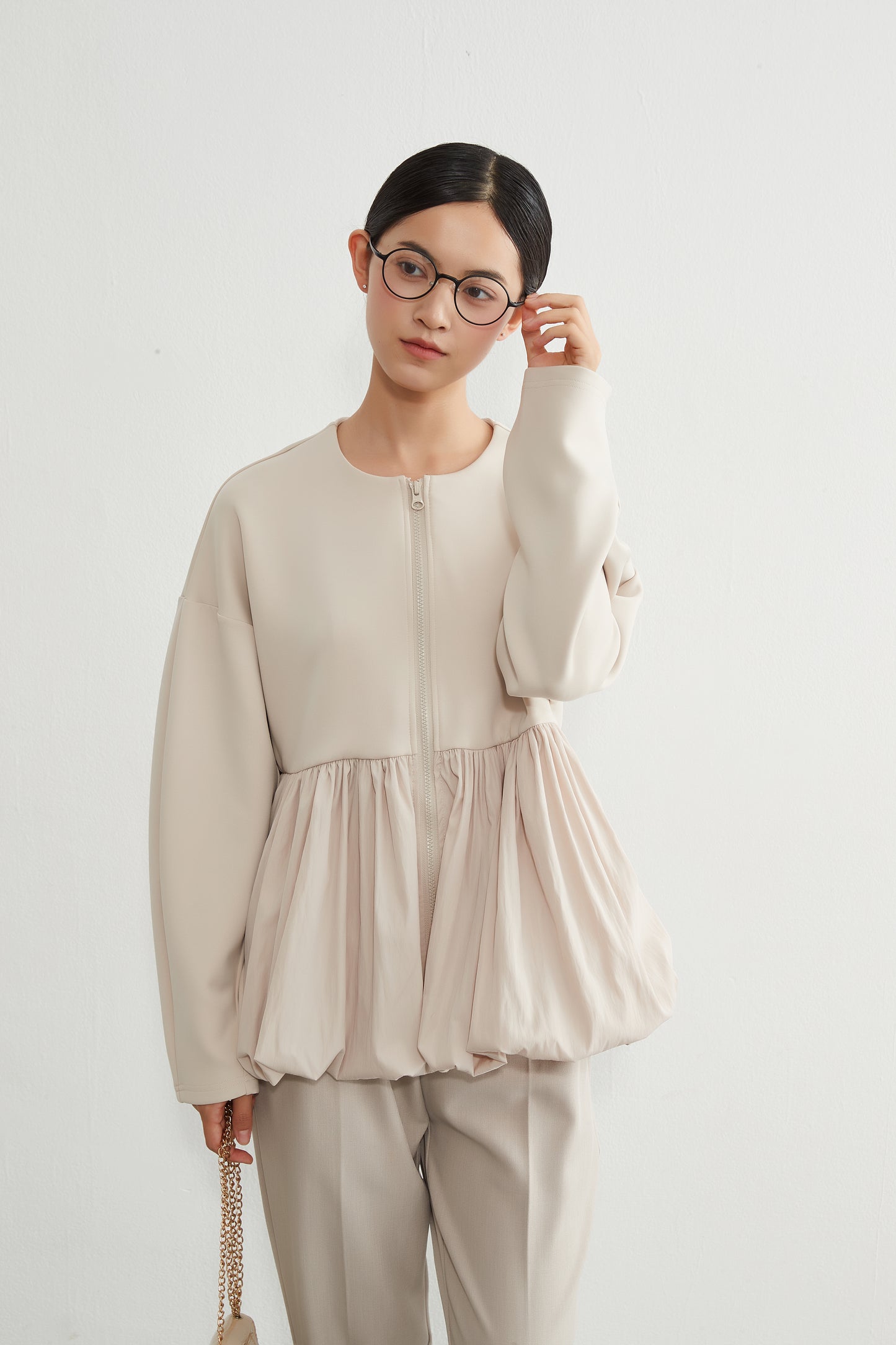 KNR641・異素材切替 バルーンヘムジップブルゾン 立体スリーブ レディースアウター