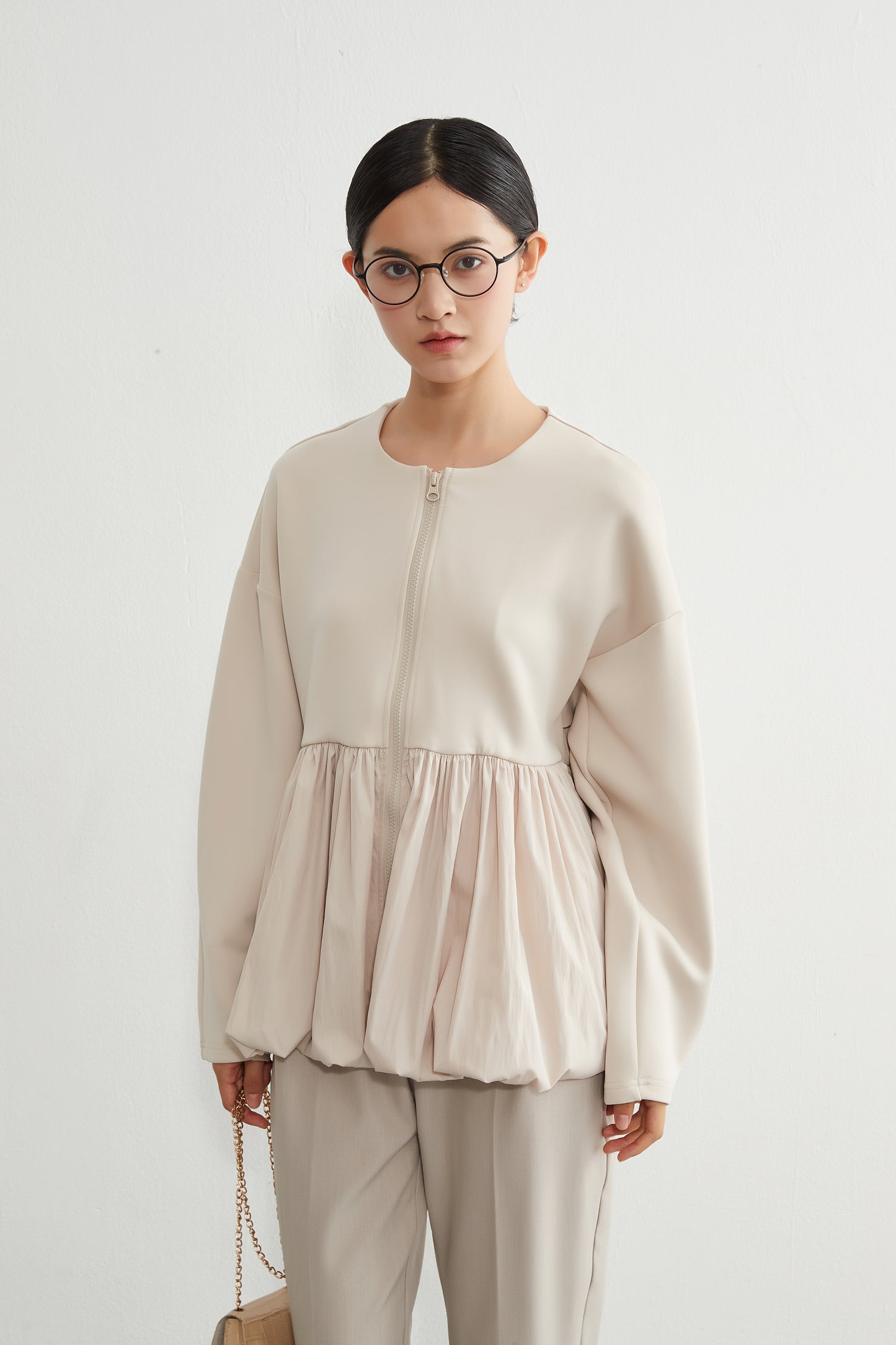 KNR641・異素材切替 バルーンヘムジップブルゾン 立体スリーブ レディースアウター