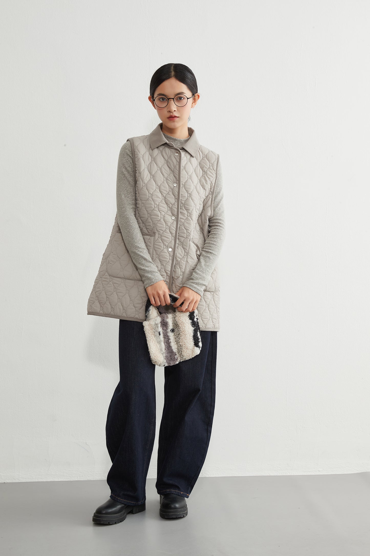 KNR650・ミニキノコ柄両面キルティング・衿付き中綿ロングベスト