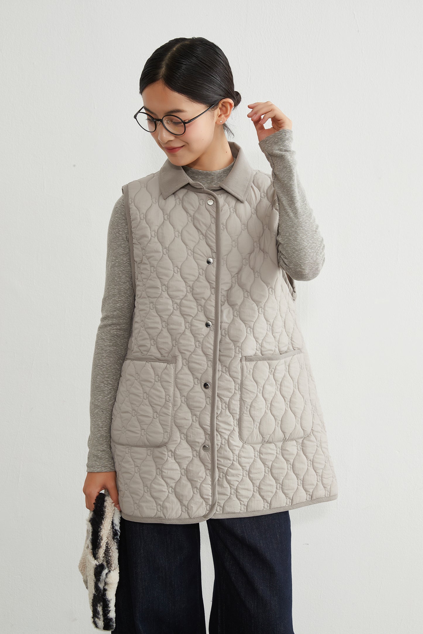 KNR650・ミニキノコ柄両面キルティング・衿付き中綿ロングベスト