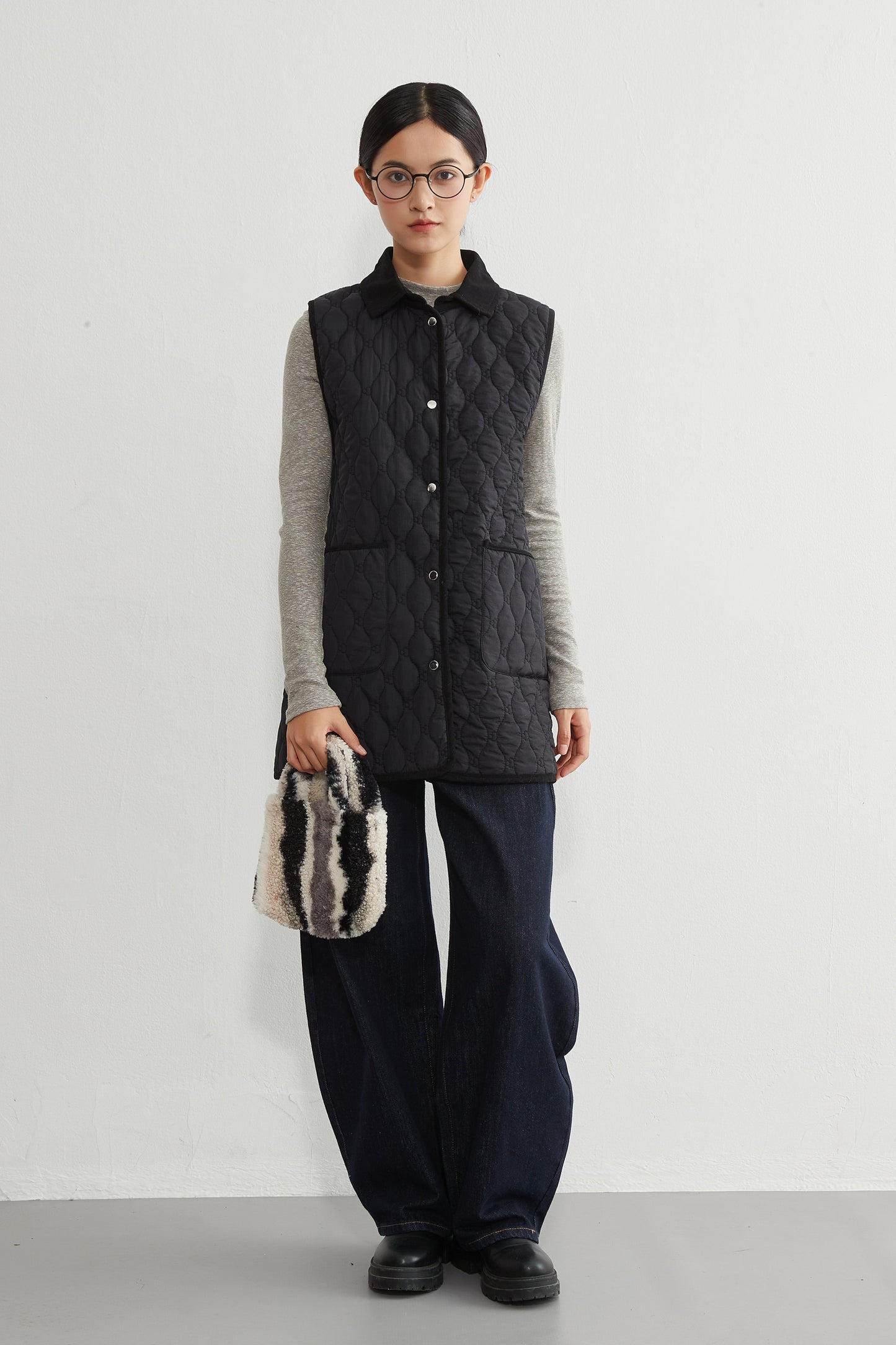 KNR650・ミニキノコ柄両面キルティング・衿付き中綿ロングベスト