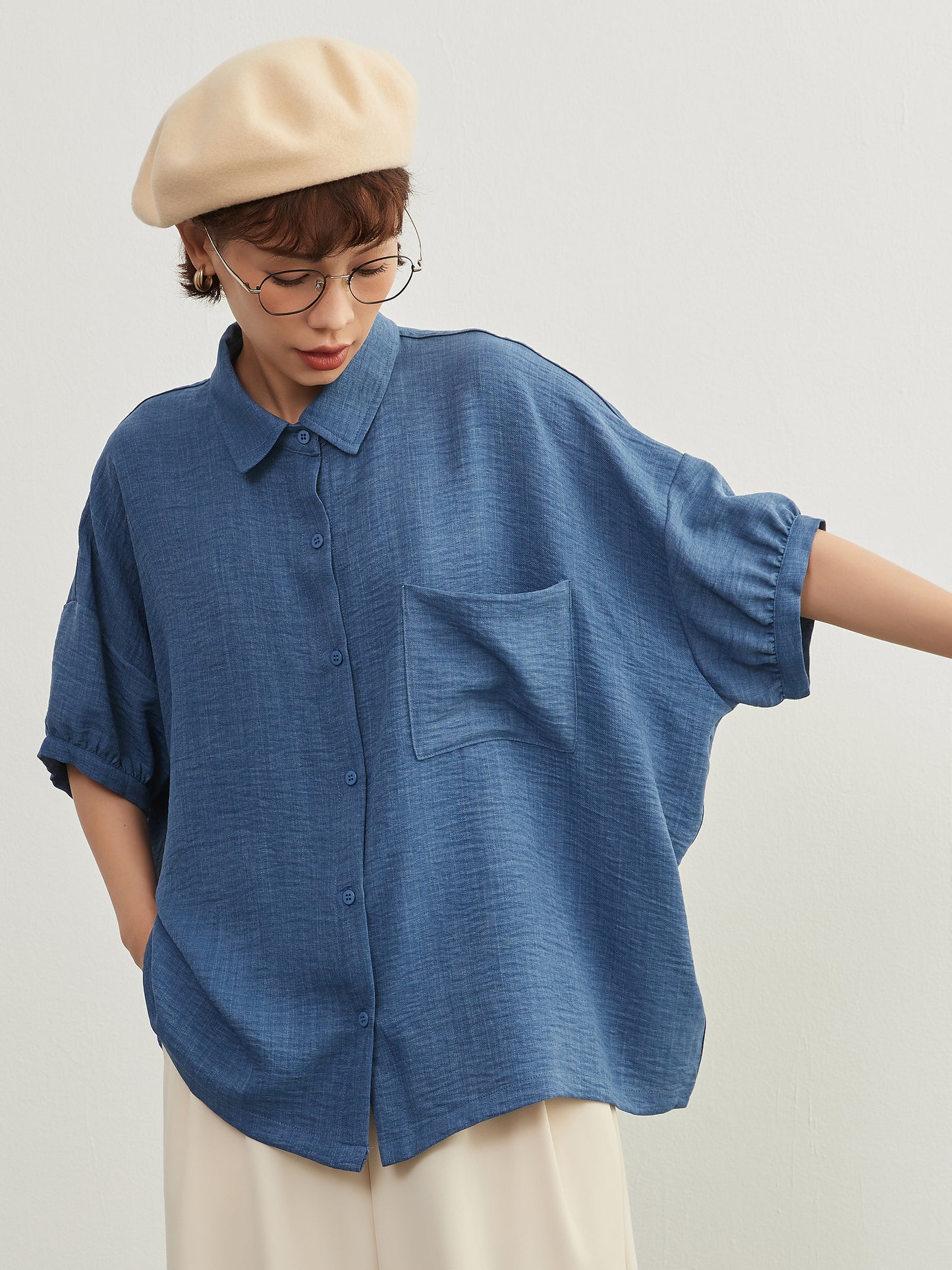 KNXC403-ルーズフィット春夏ブラウス・シワ感素材アイロン不要・ゆるふわポケット・半袖シャツ・定番トップス