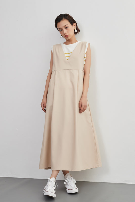 KNSO370 - A jumper skirt that can be worn with a T-shirt or knitwear, perfect all year round. Linen blend dress.