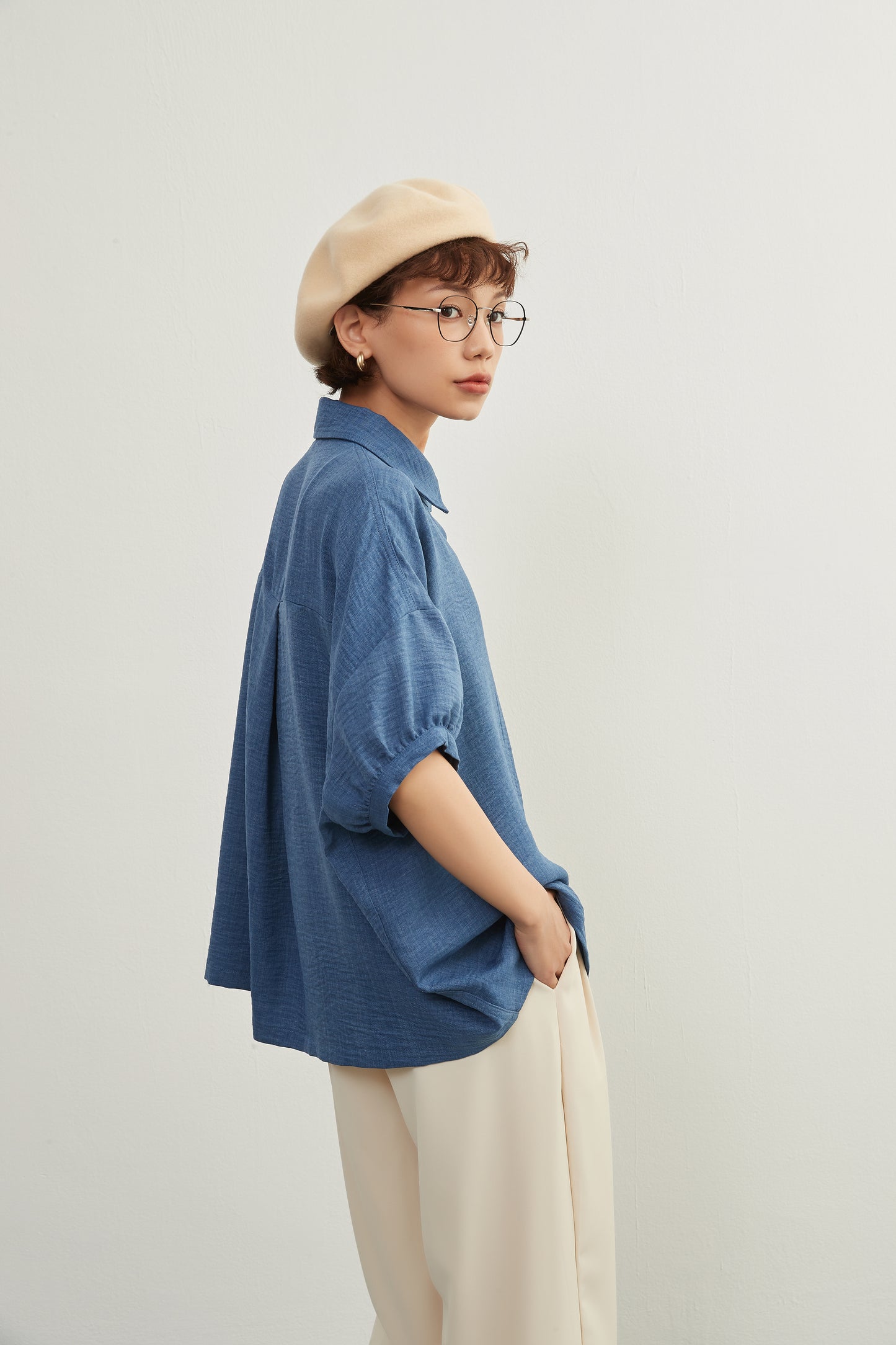 KNXC403-ルーズフィット春夏ブラウス・シワ感素材アイロン不要・ゆるふわポケット・半袖シャツ・定番トップス