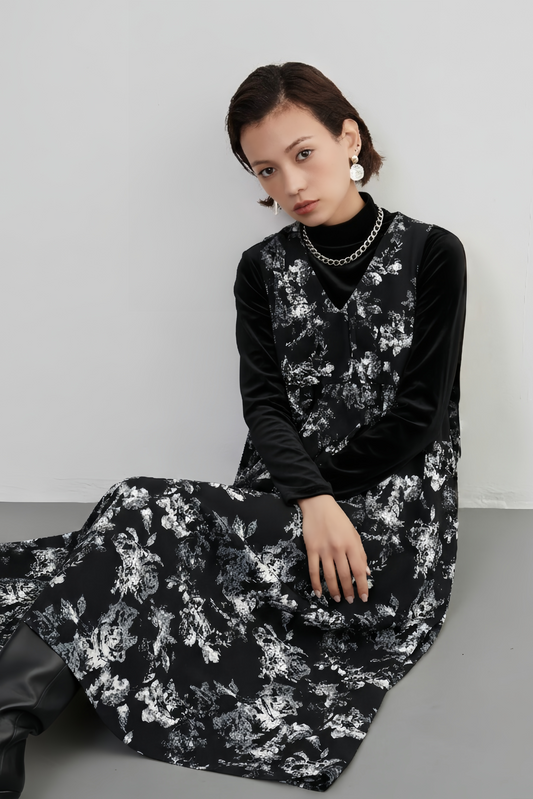 KNXO415 - Flower print sleeveless dress that goes well with T-shirts and knitwear