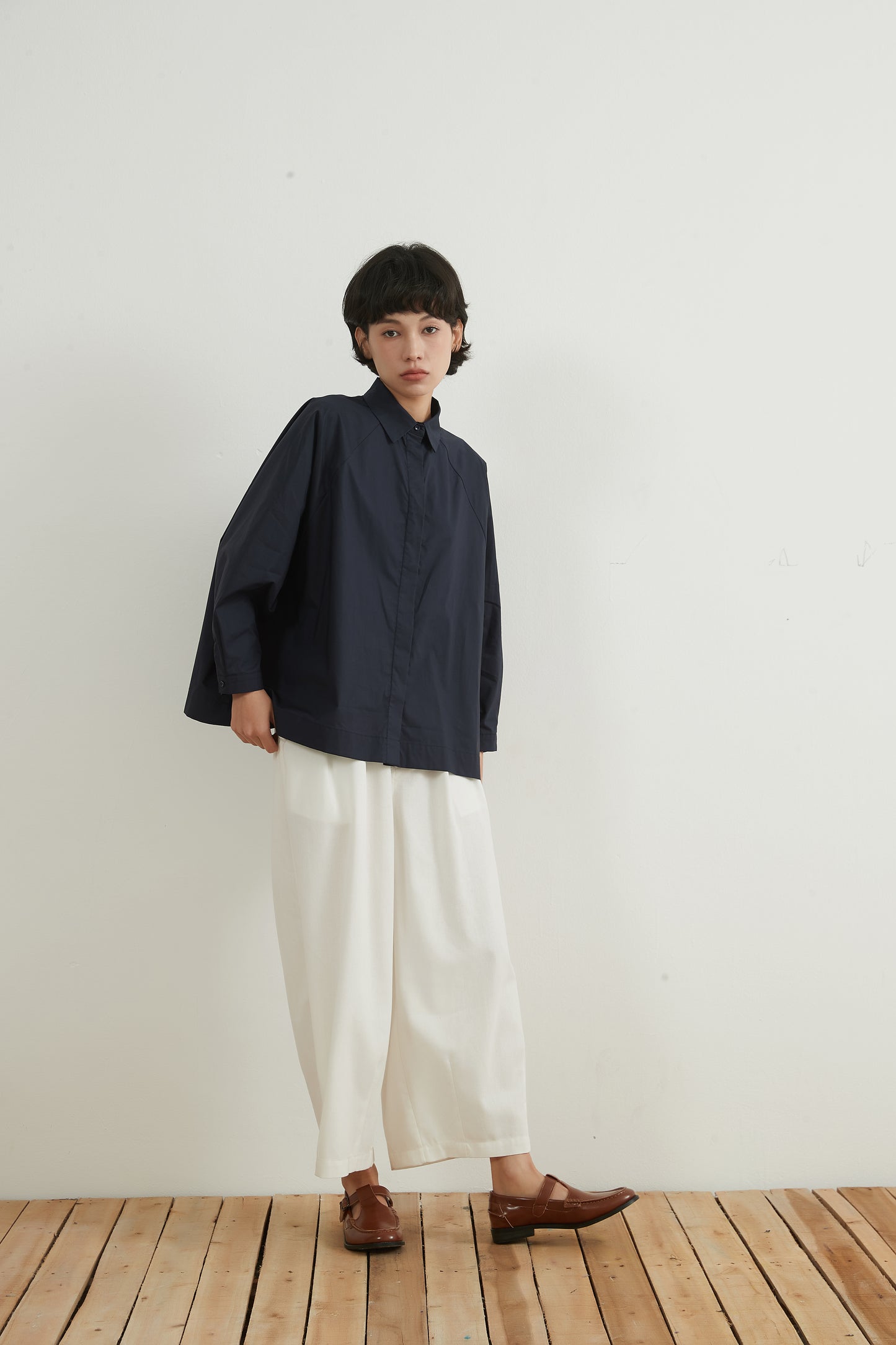 KNNC305・綿100ワイドスリーブ長袖ルーズフィットBOXYシャツ