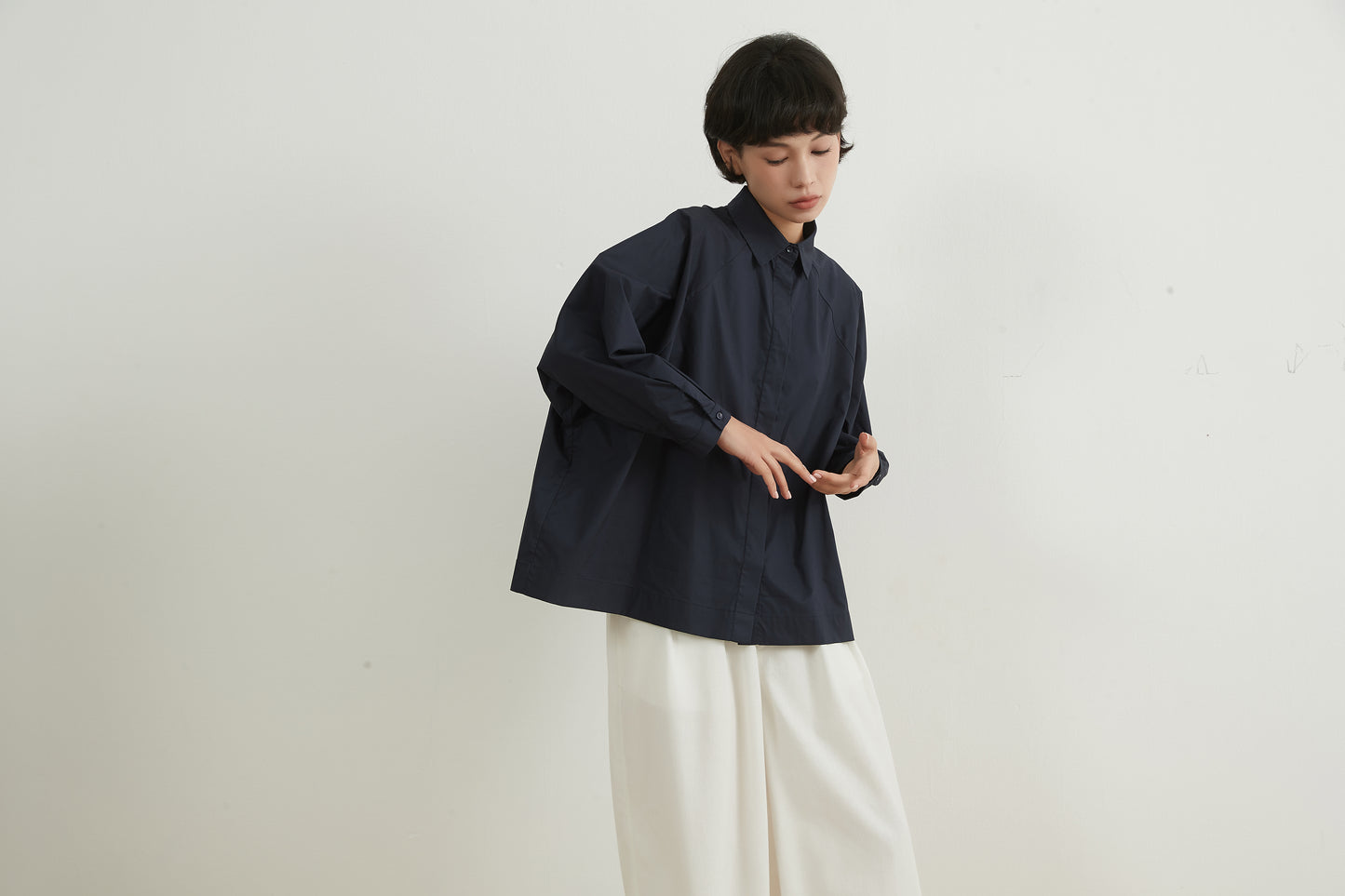 KNNC305・綿100ワイドスリーブ長袖ルーズフィットBOXYシャツ