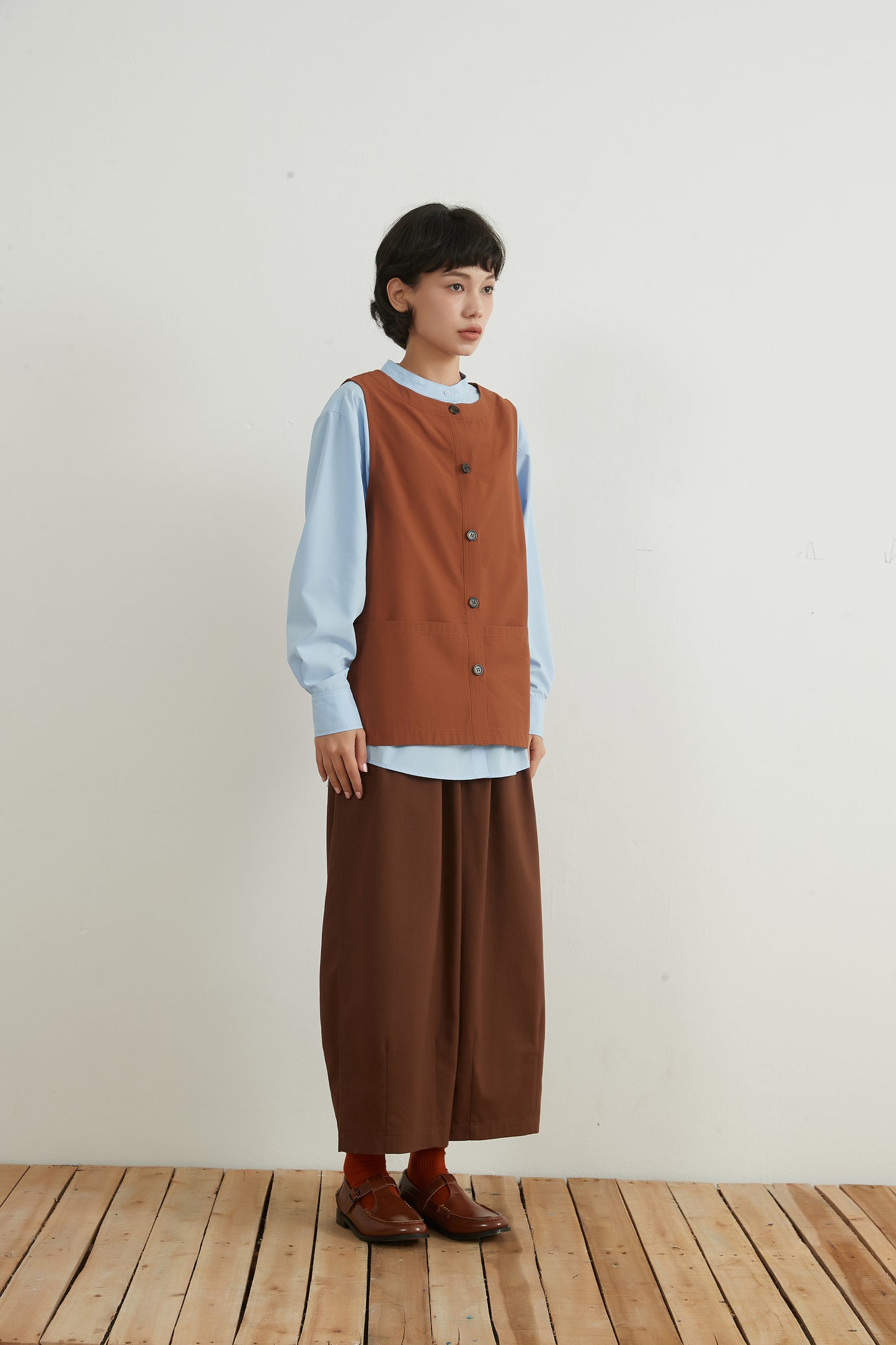 KNNP307・綿麻混ウェストゴムタックワイドパンツ・コクーンシルエットパンツ