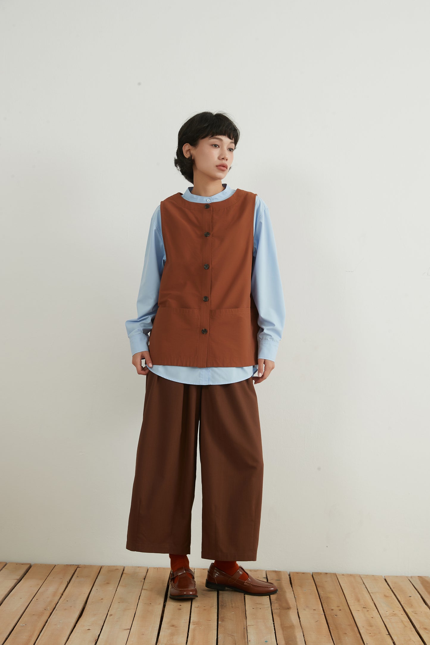 KNNP307・綿麻混ウェストゴムタックワイドパンツ・コクーンシルエットパンツ