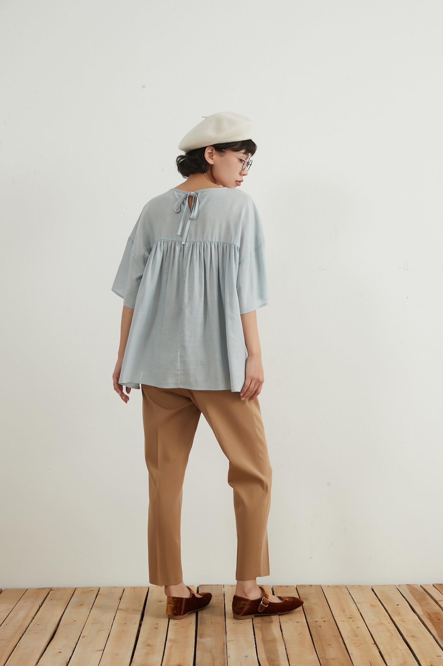 COTTON LINEN GATHERED SHORT SLEEVE TOP リネンコットンギャザー半袖トップシェルボタン付きリボン