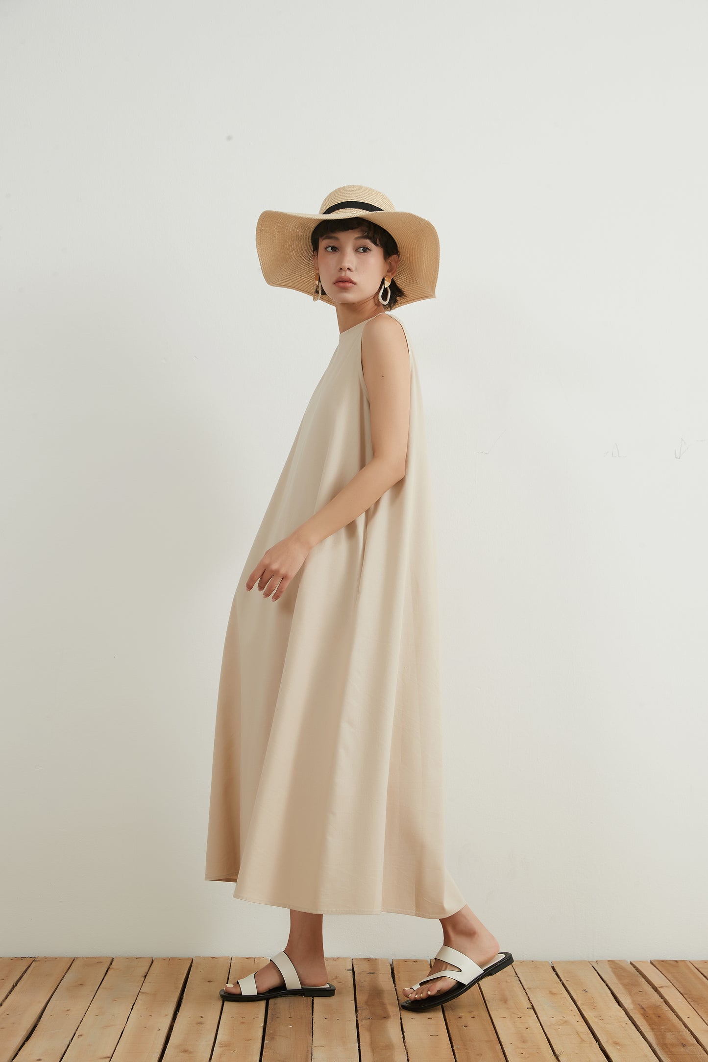 KNNO322・リネンミックス・Aライン・ジャンパースカート・背中開き・ノースリーブ・夏ワンピース